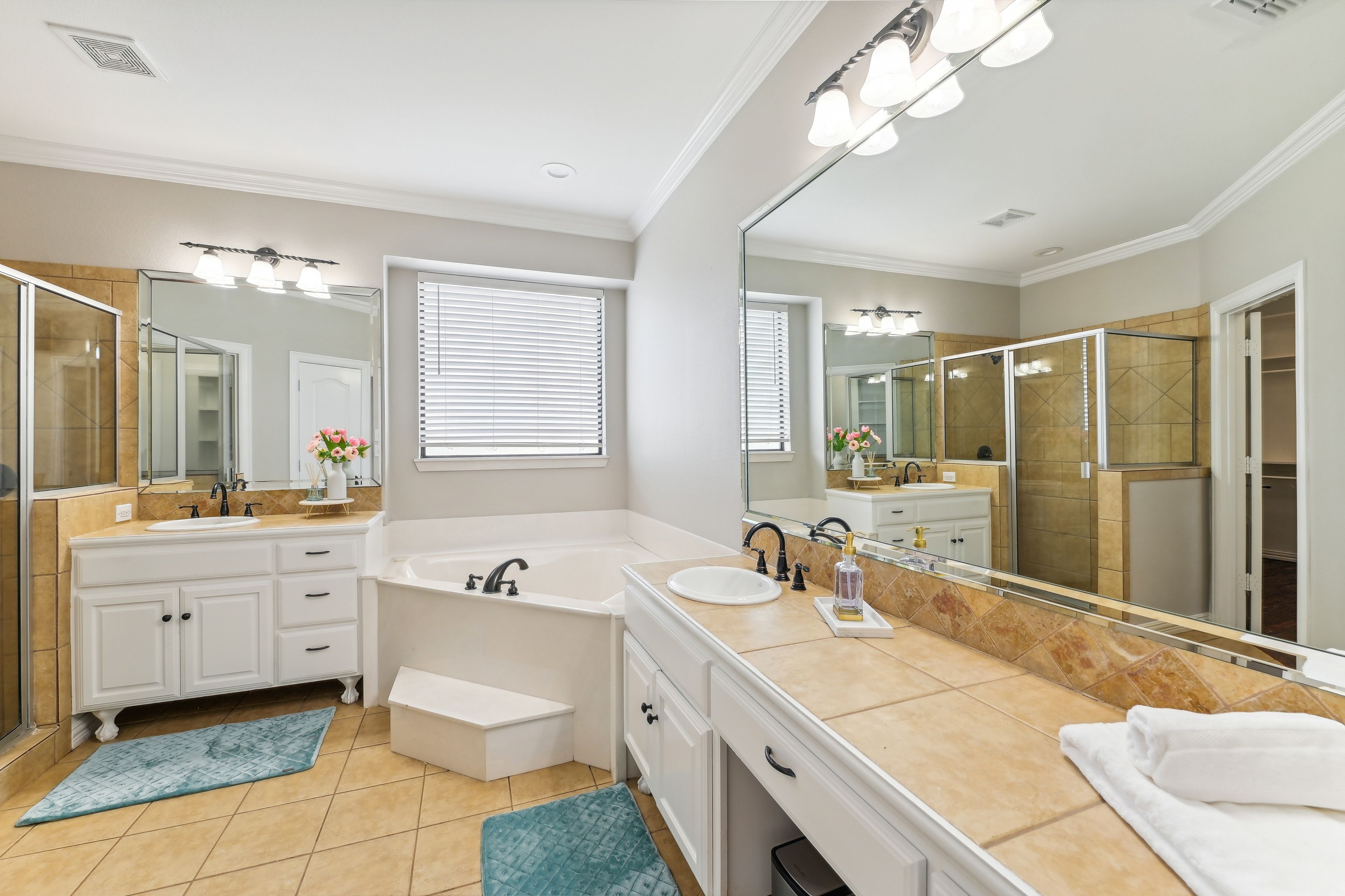 Full Bath | Complimentary Toiletries | Towels Provided