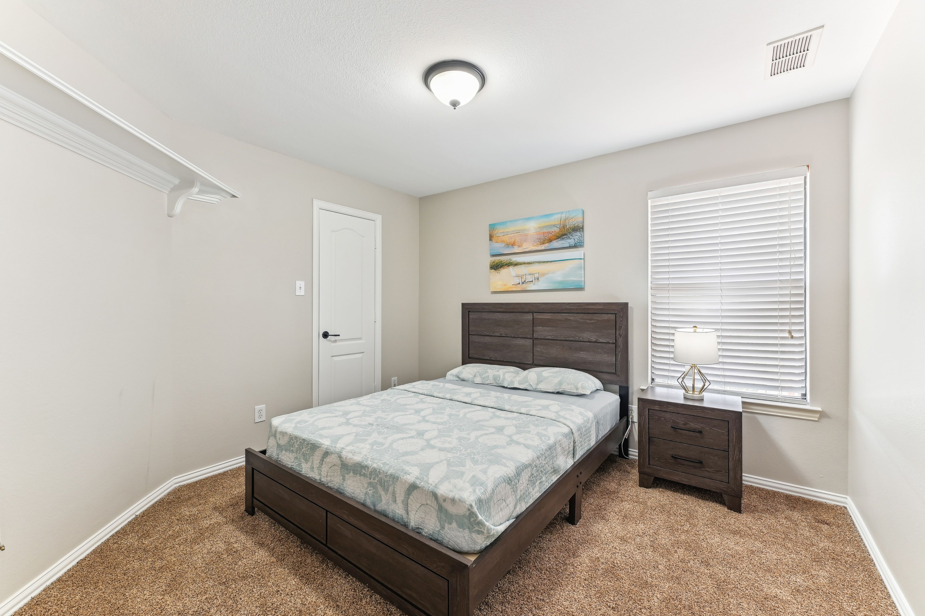 Bedroom 3 | Queen Bed