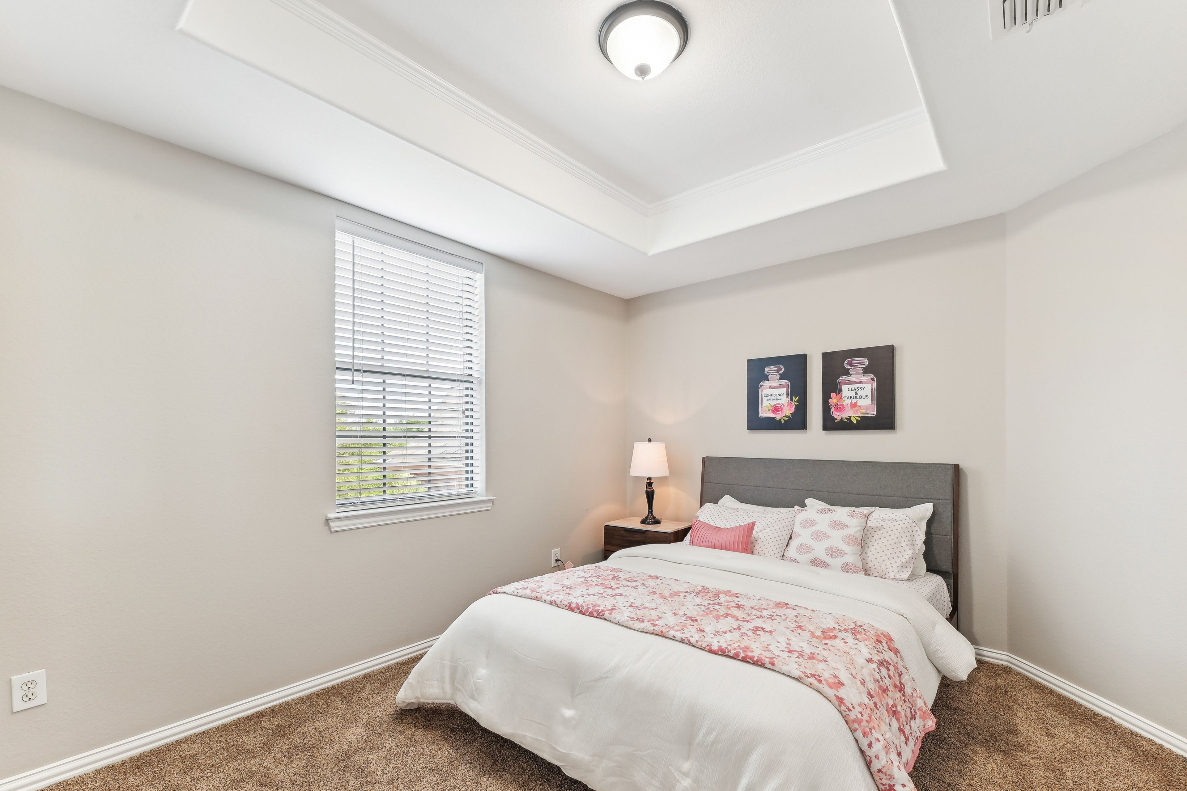 Bedroom 2 | Queen Bed