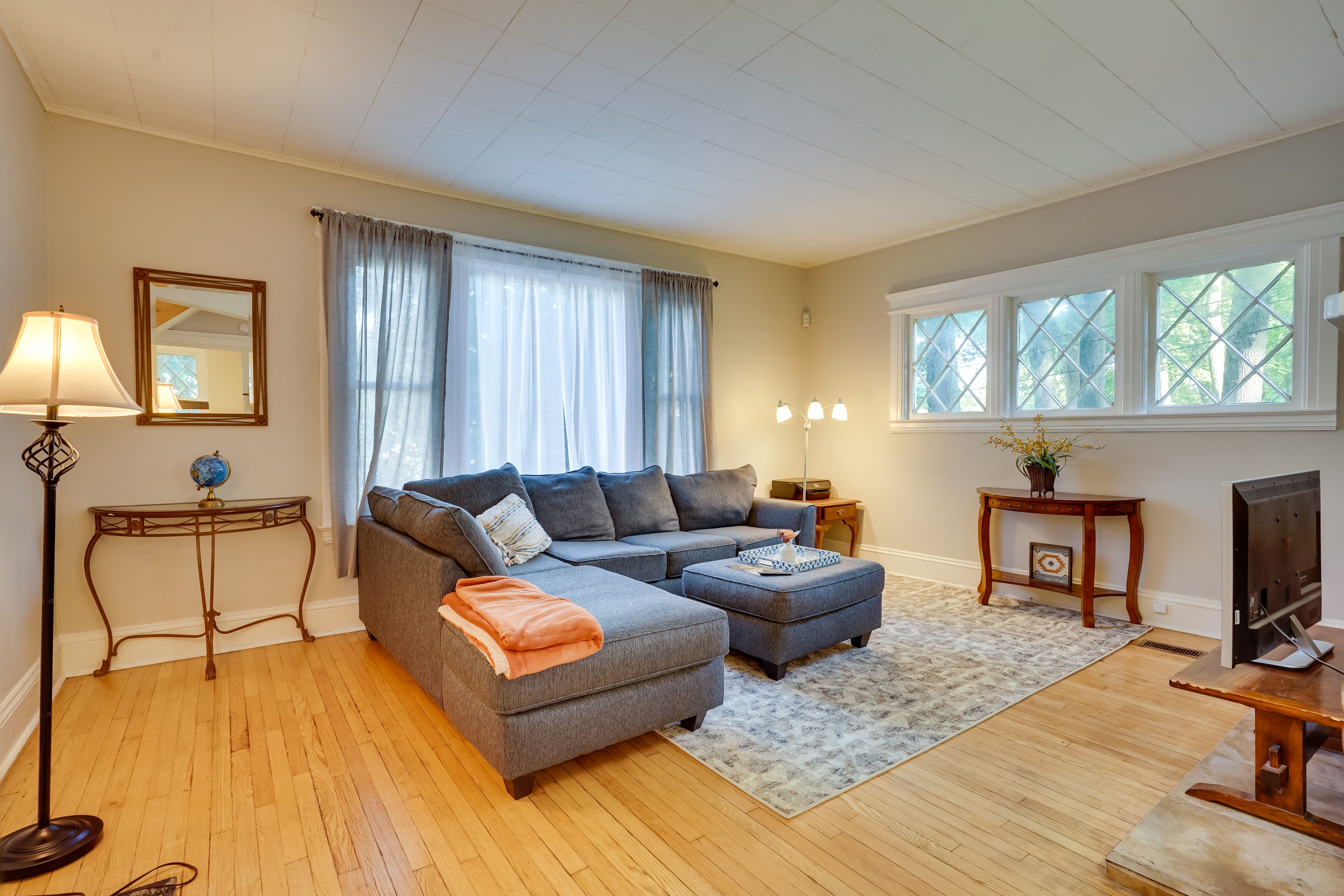Syracuse Vacation Rental | 4BR | 1BA | 1,700 Sq Ft | Stairs Required
