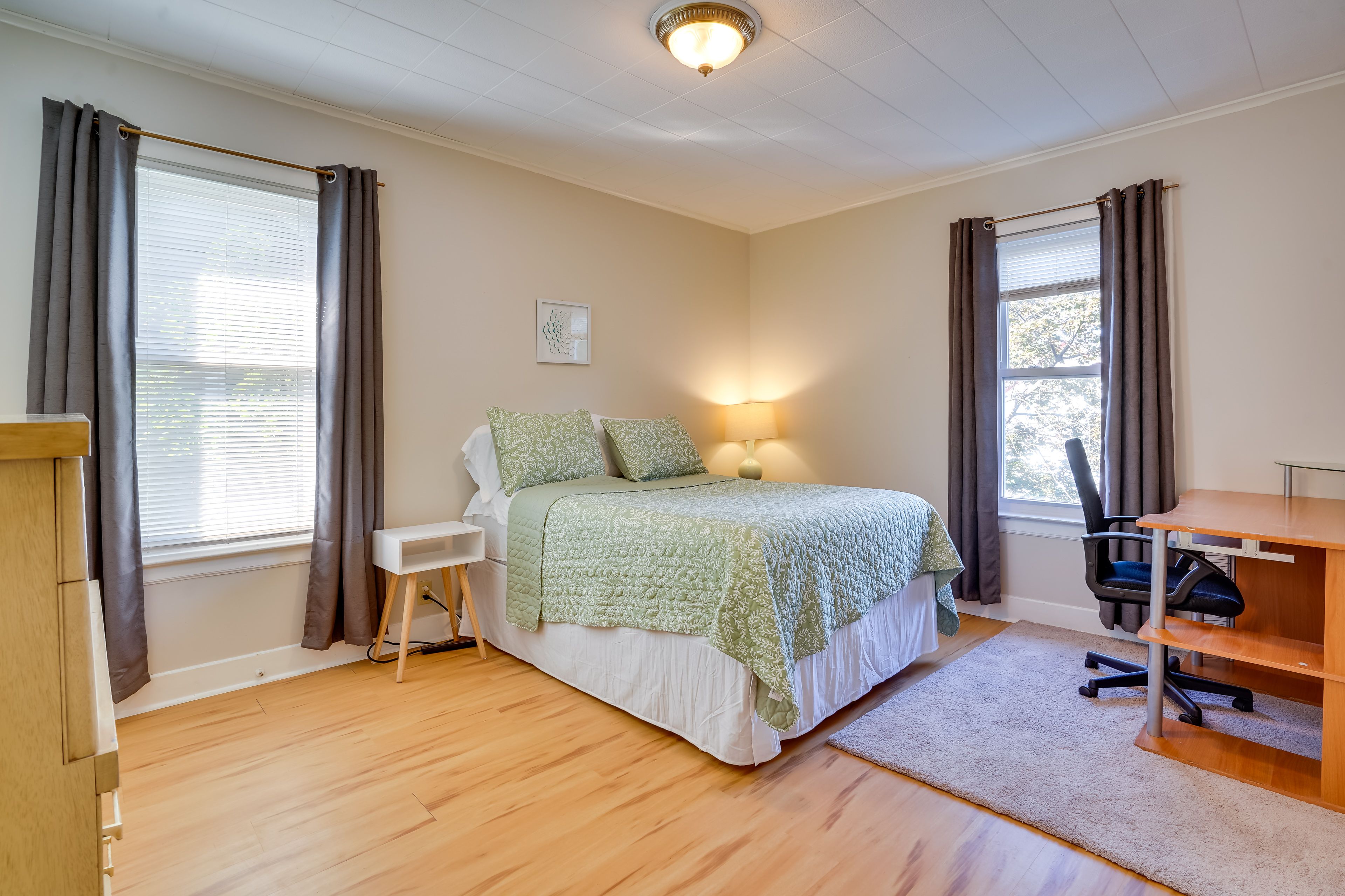Bedroom 1 | Full Bed | 2nd Floor