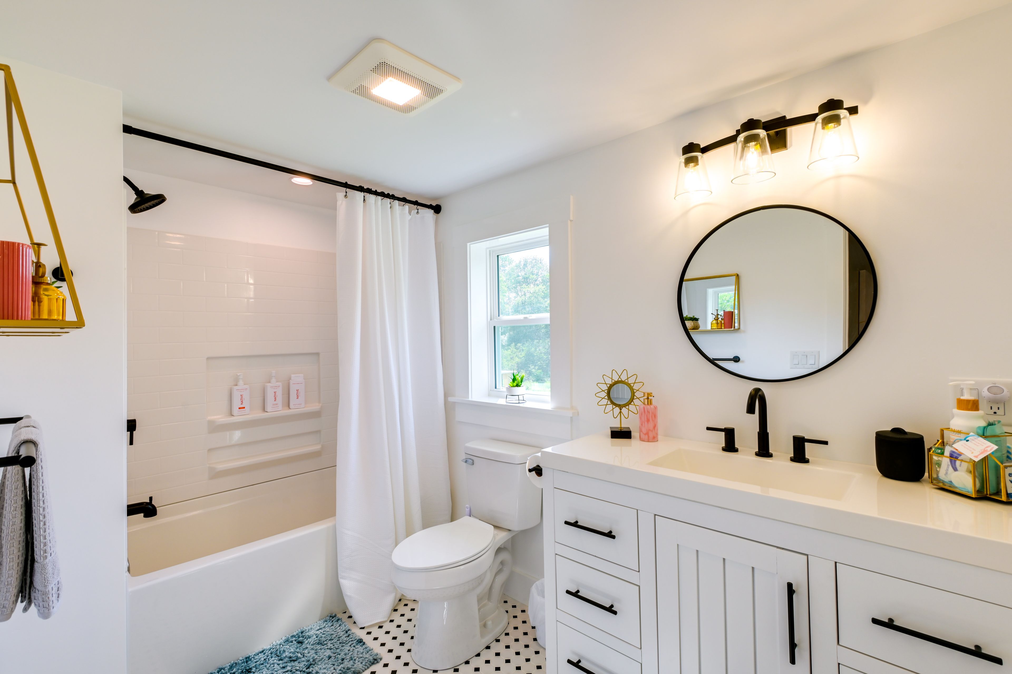 En-Suite Bathroom | Towels Provided | Complimentary Toiletries