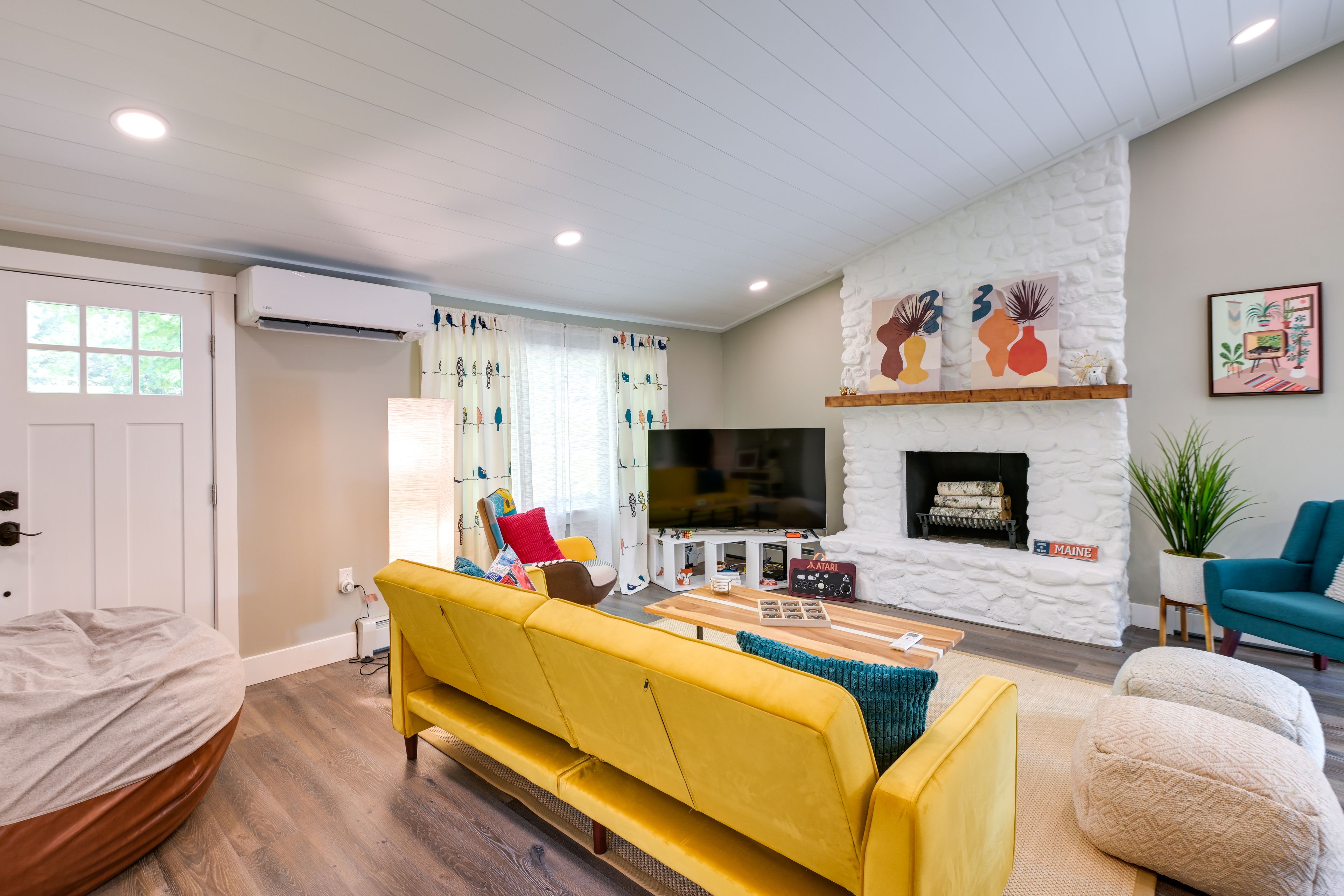 Living Room | Free WiFi | Smart TV | Sleeper Sofa