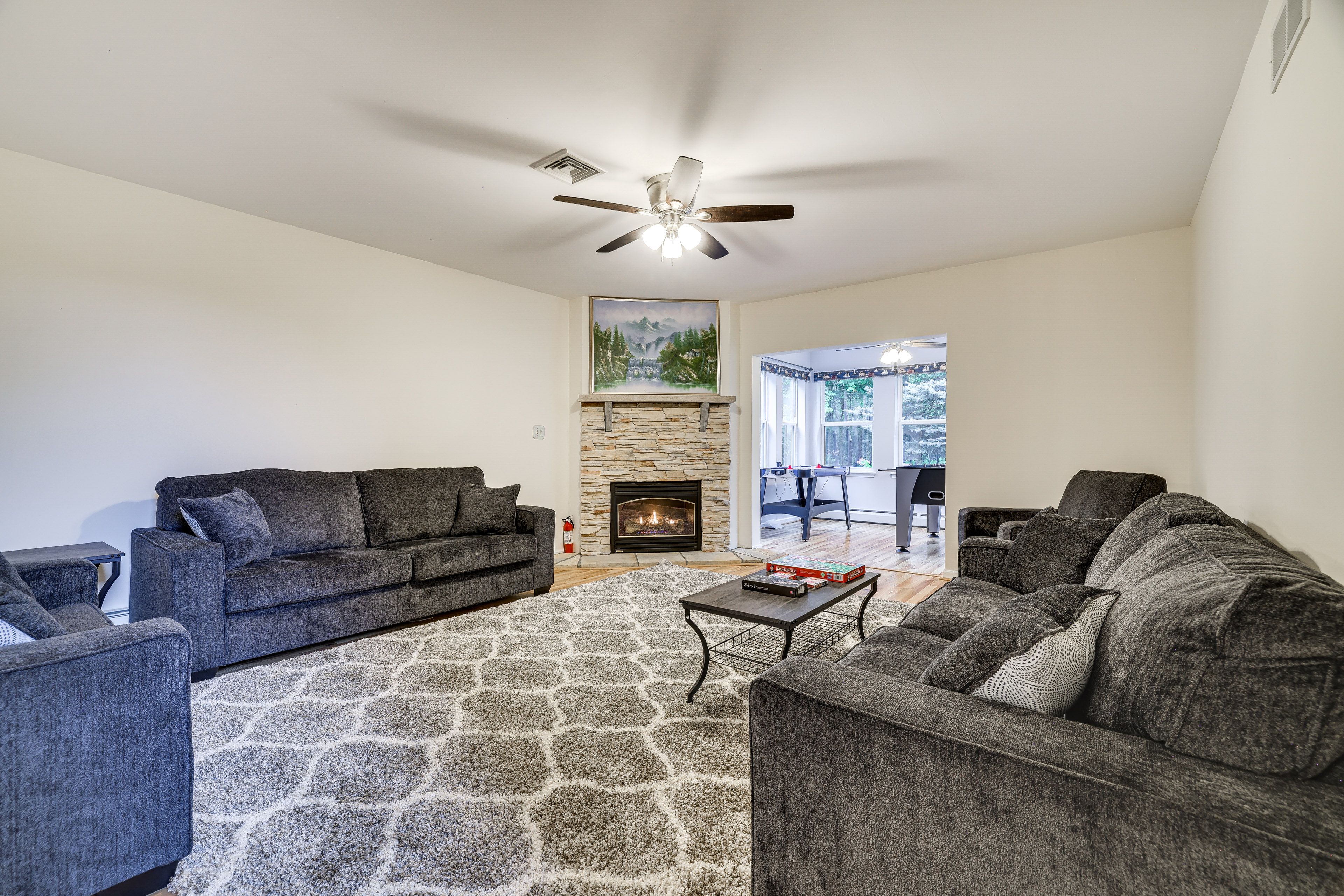 Effort Vacation Rental | 3BR | 2.5BA | Stairs Required | 2,976 Sq Ft