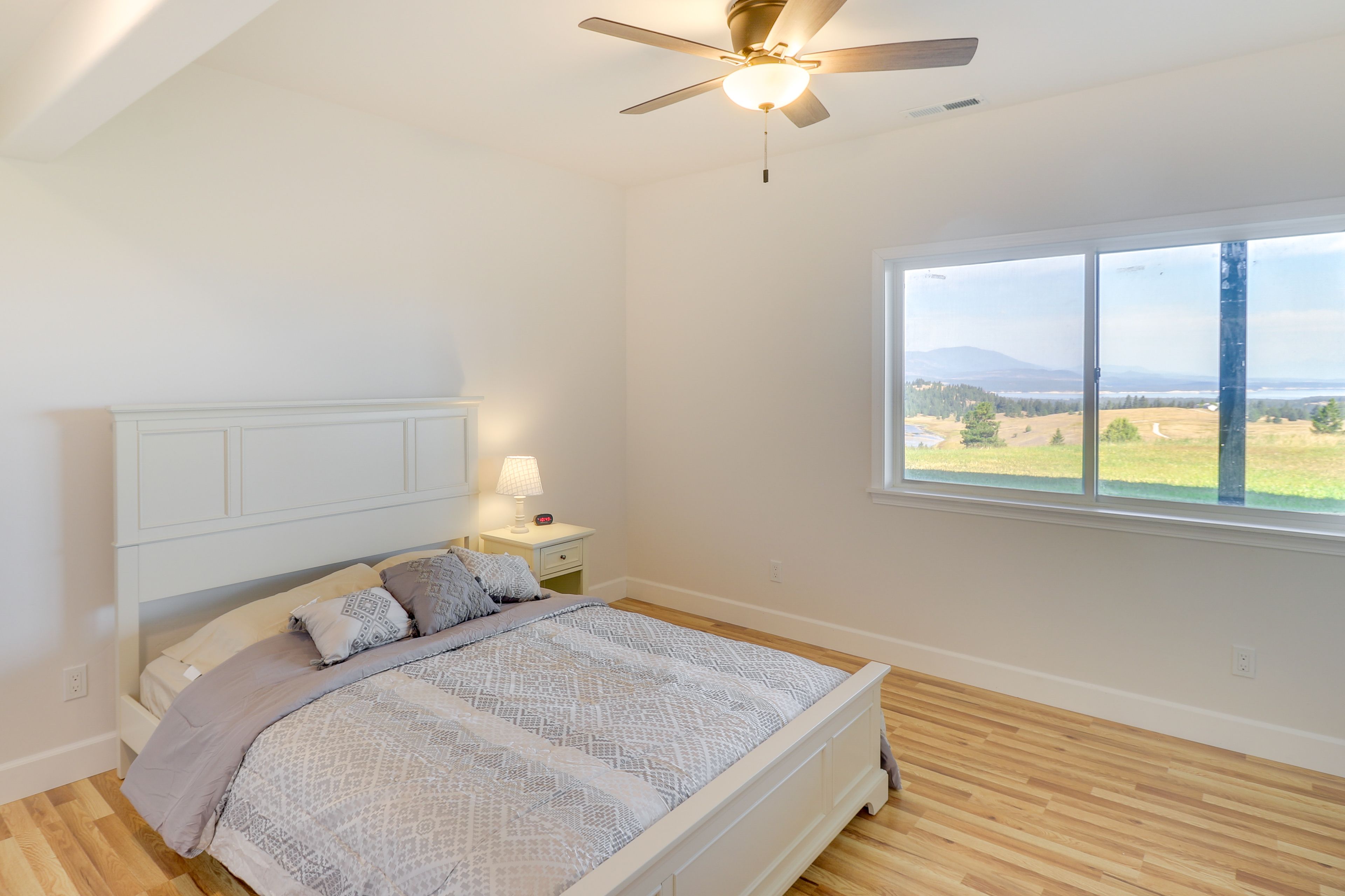 Bedroom 2 | Queen Bed | Lower Level