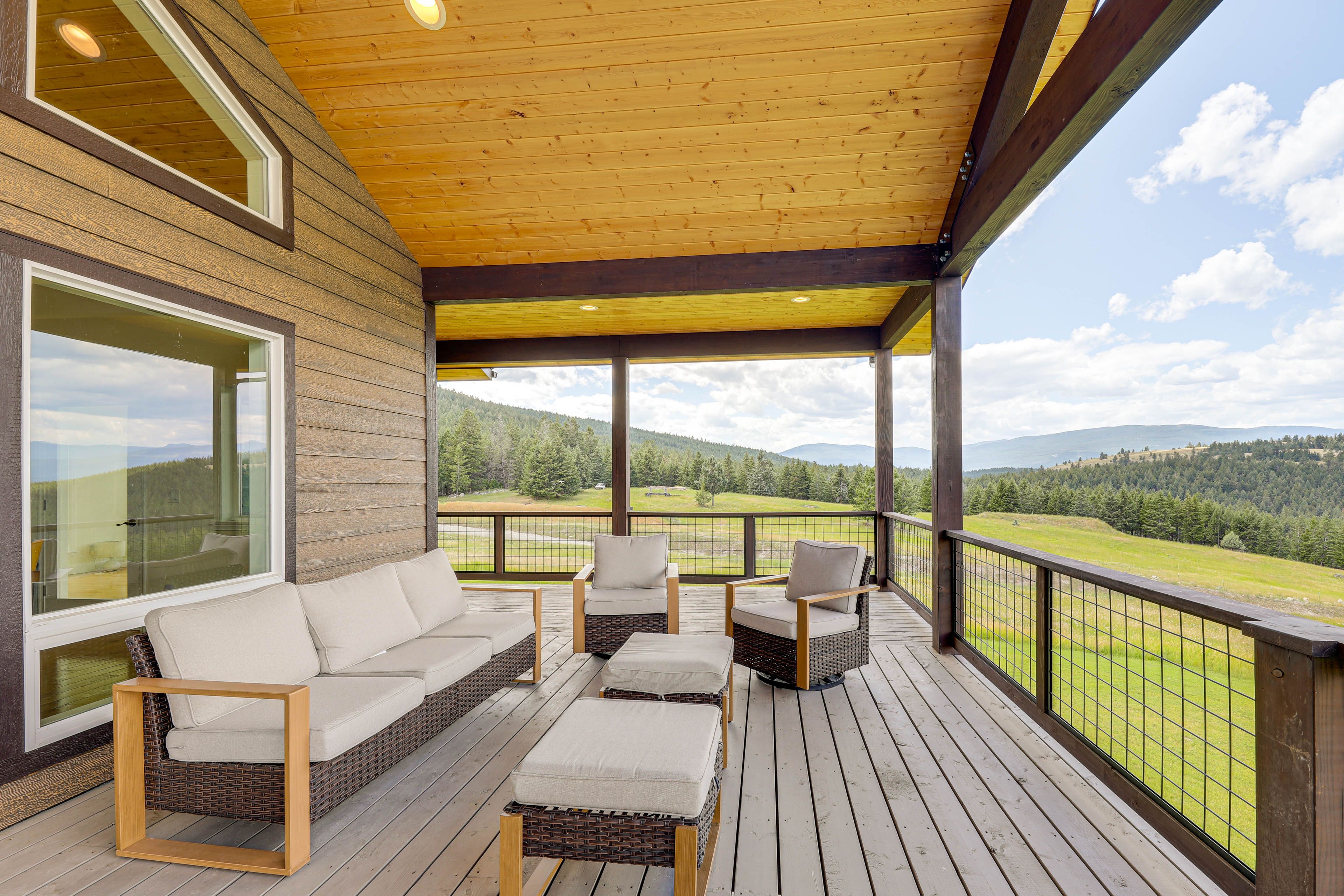 Rexford Vacation Rental | 3BR | 2.5BA | Stairs Required | 3,500 Sq Ft