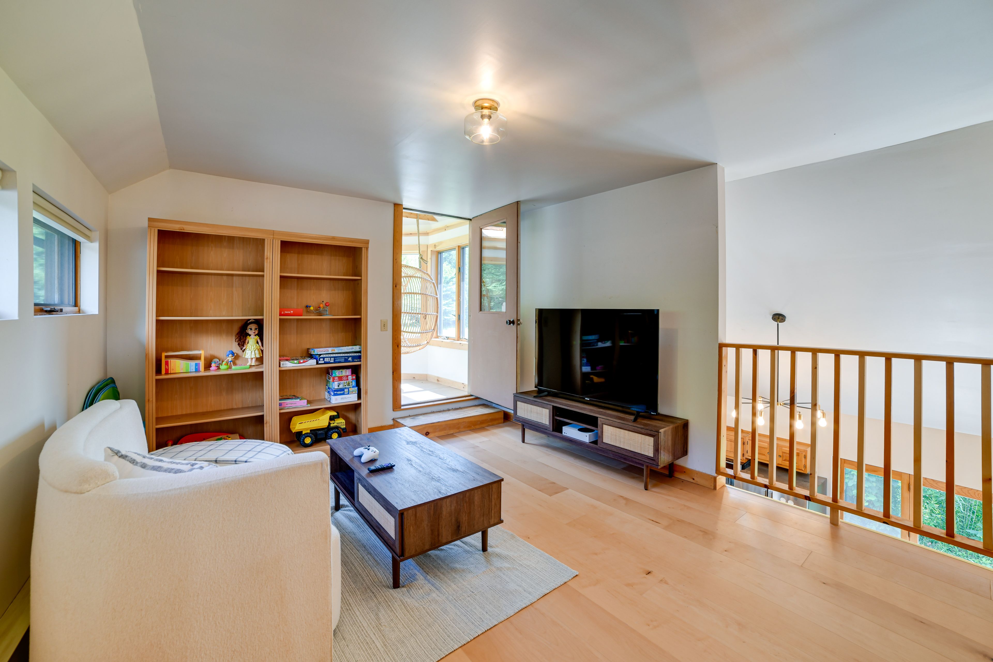 Loft | Board Games | Xbox | Laptop-Friendly Workspace