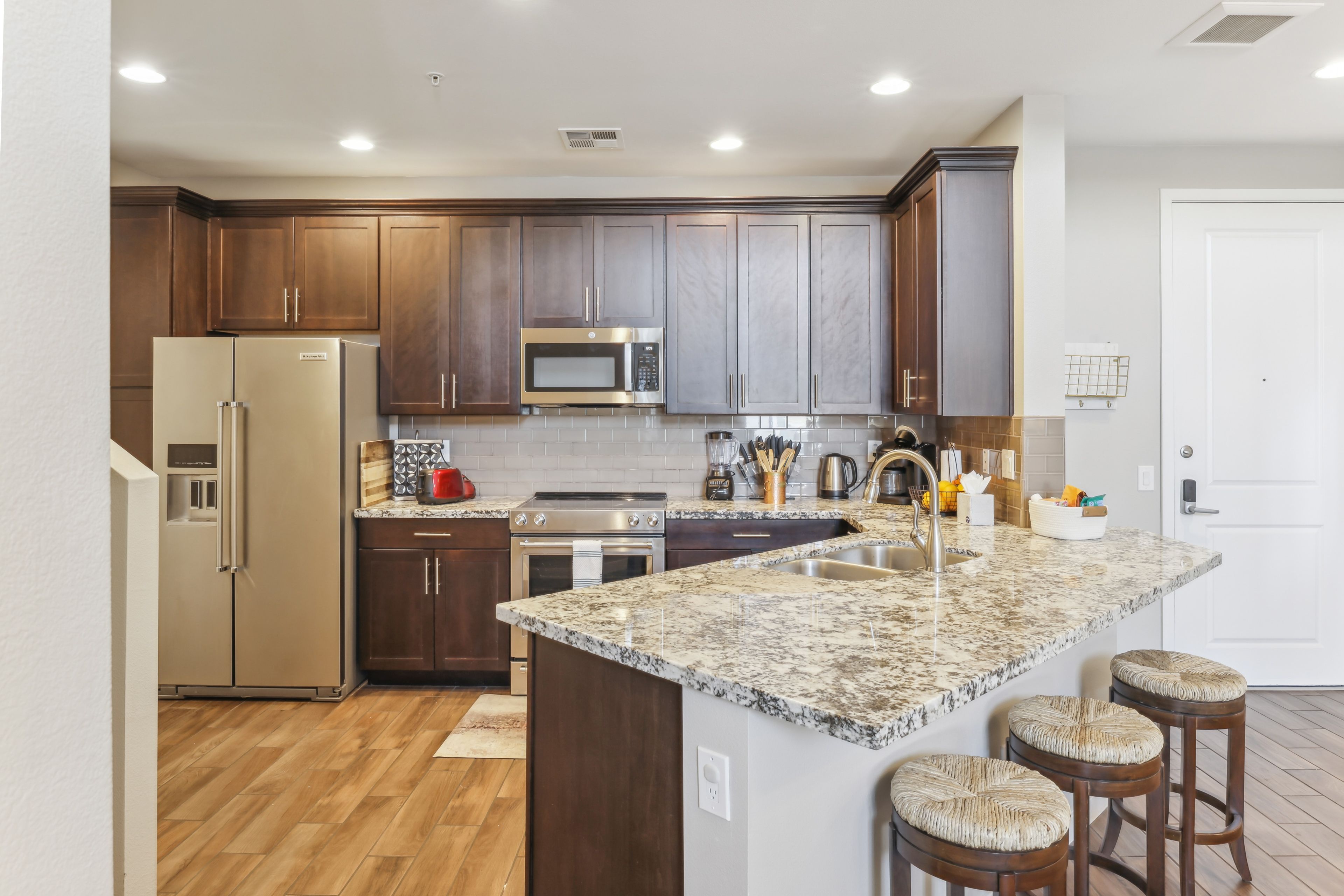 Kitchen | Free WiFi | Community Perks | Keyless Entry