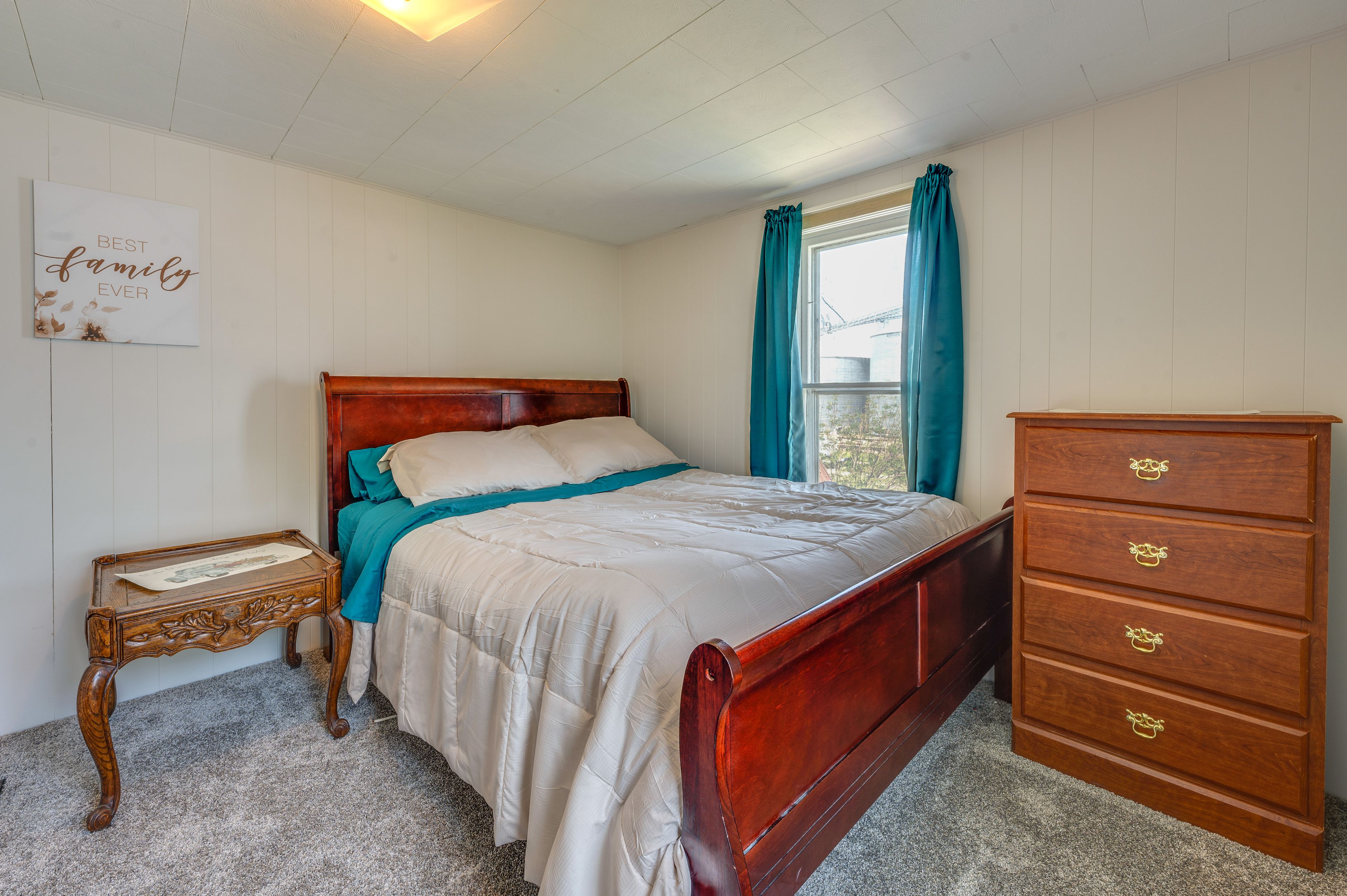 Bedroom 2 | 2nd Floor | Queen Bed