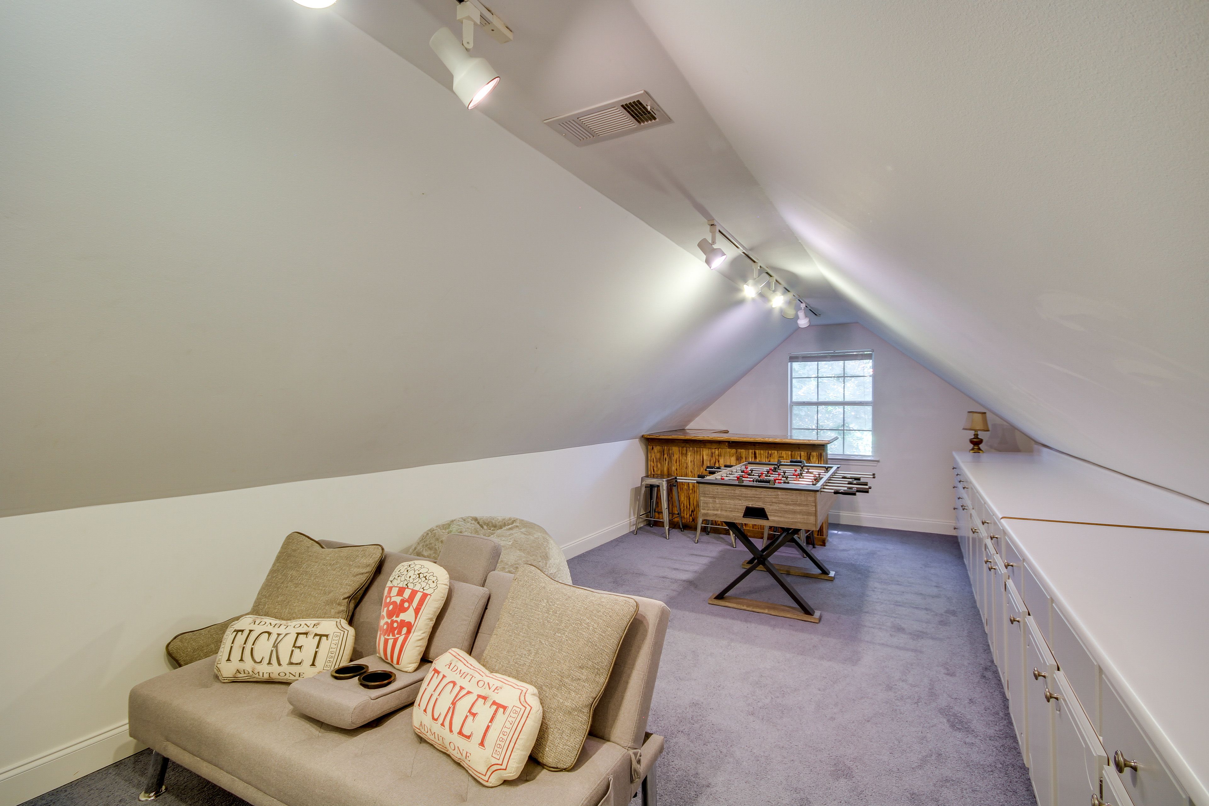 Game Room | 2nd Floor | Foosball Table | Bar Area | Smart TV