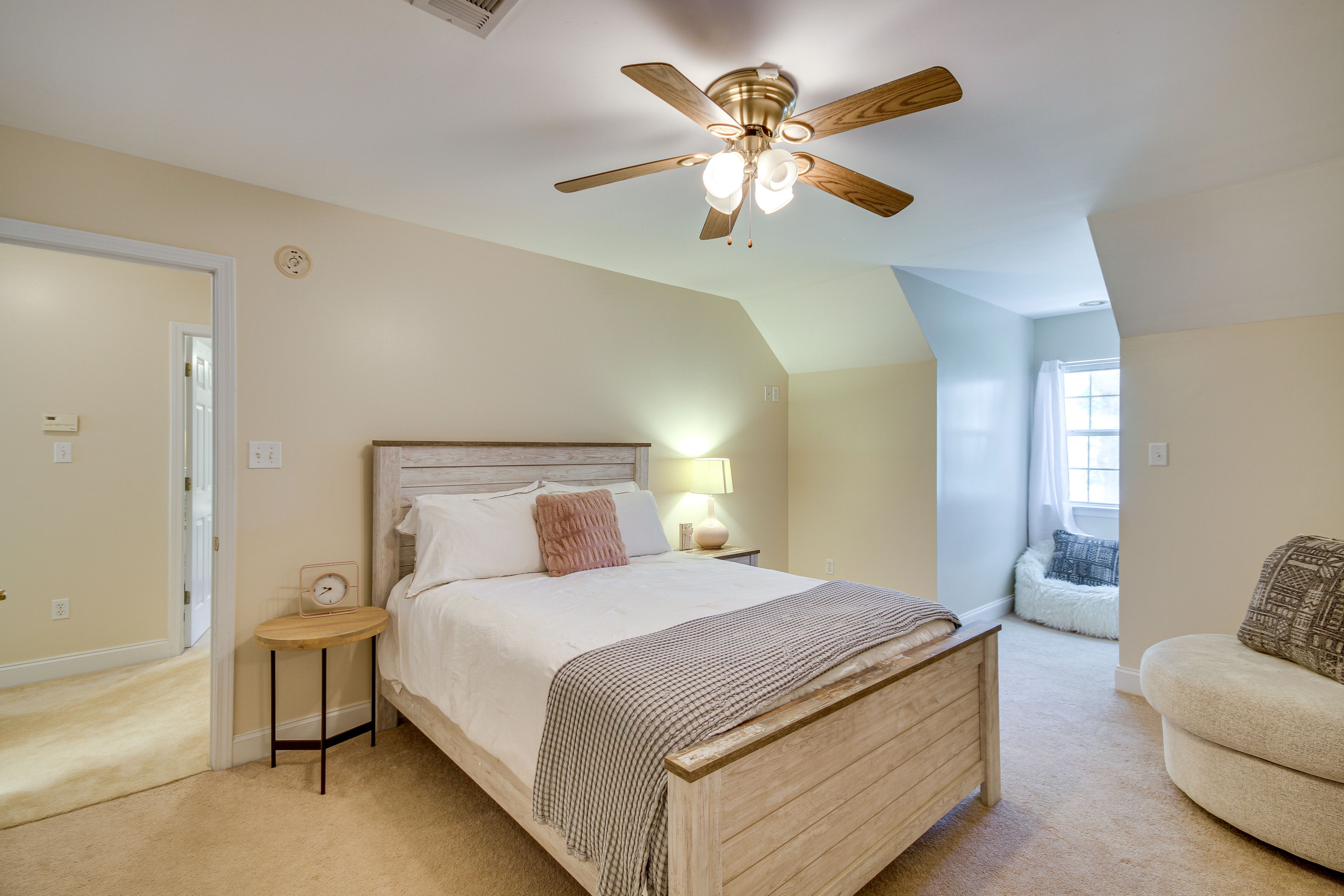 Bedroom 3 | 2nd Floor | Queen Bed