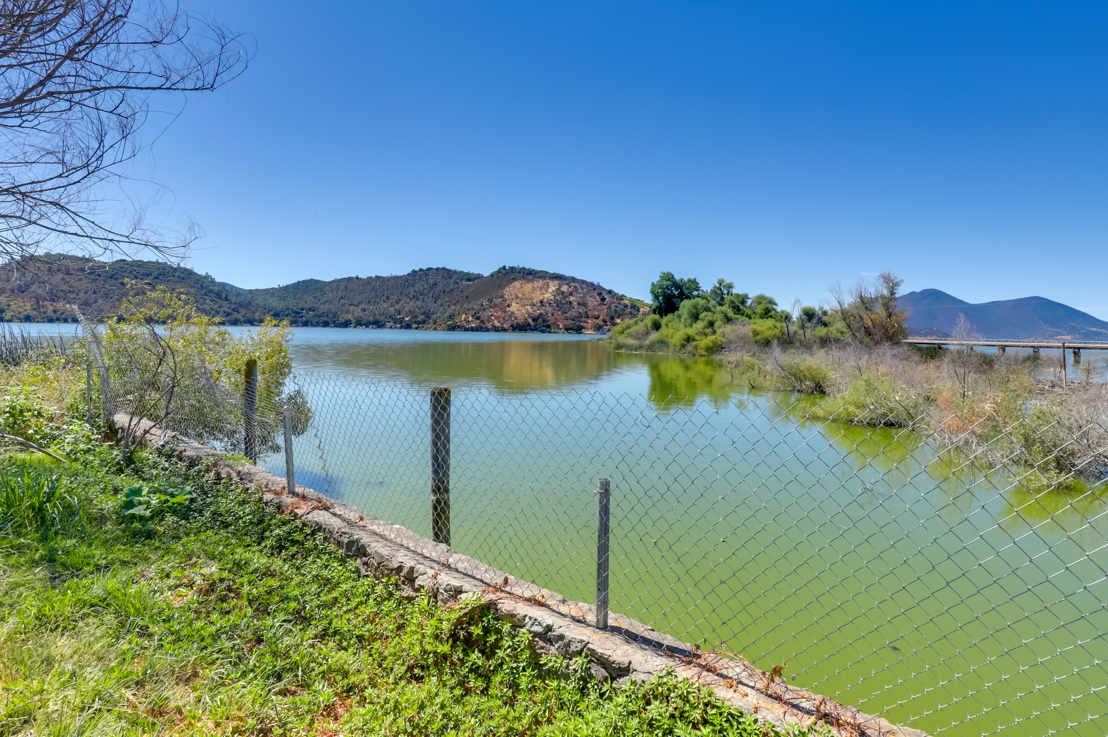 Apartment Exterior | Clear Lake Access On-Site