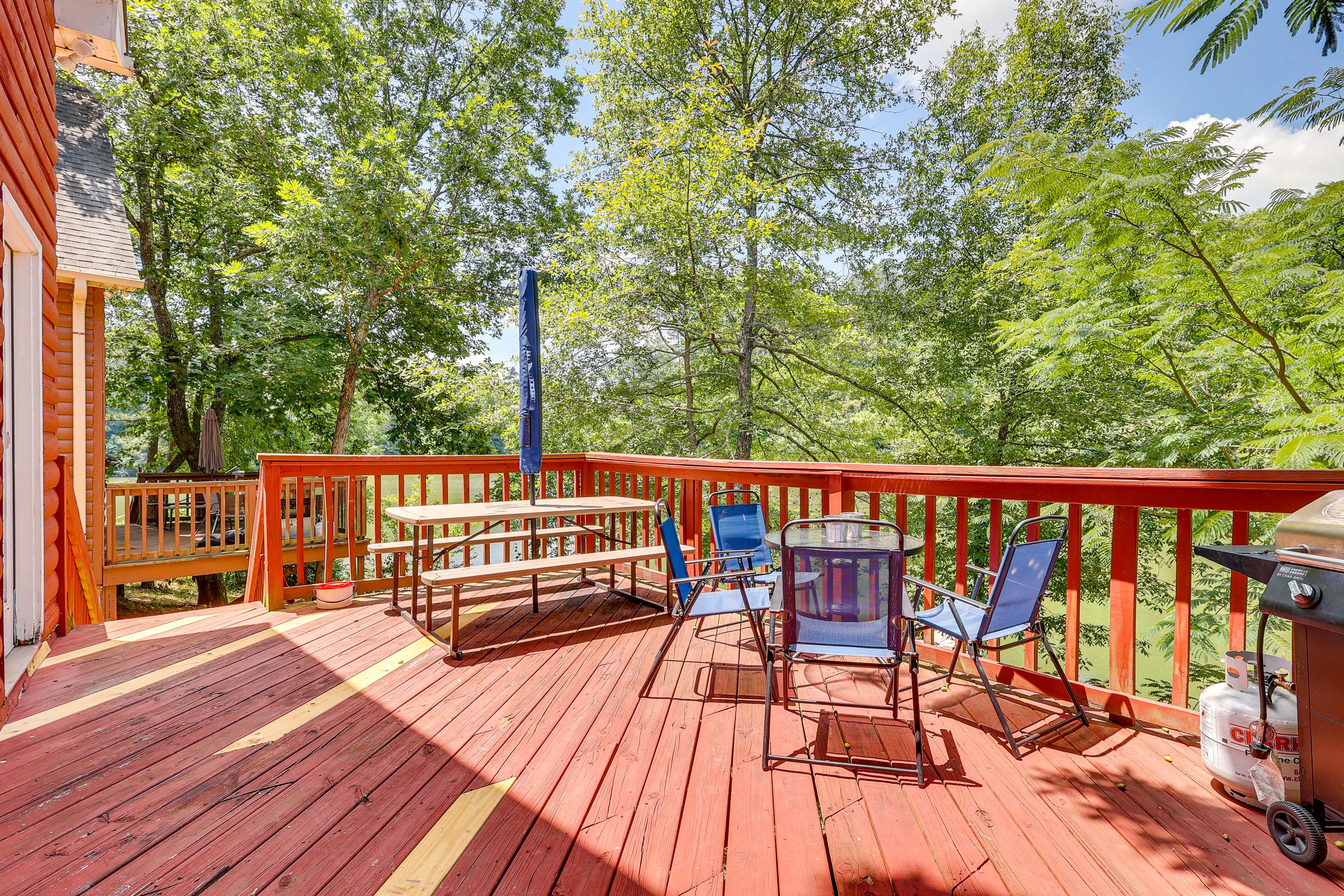 Deck | Gas Grill