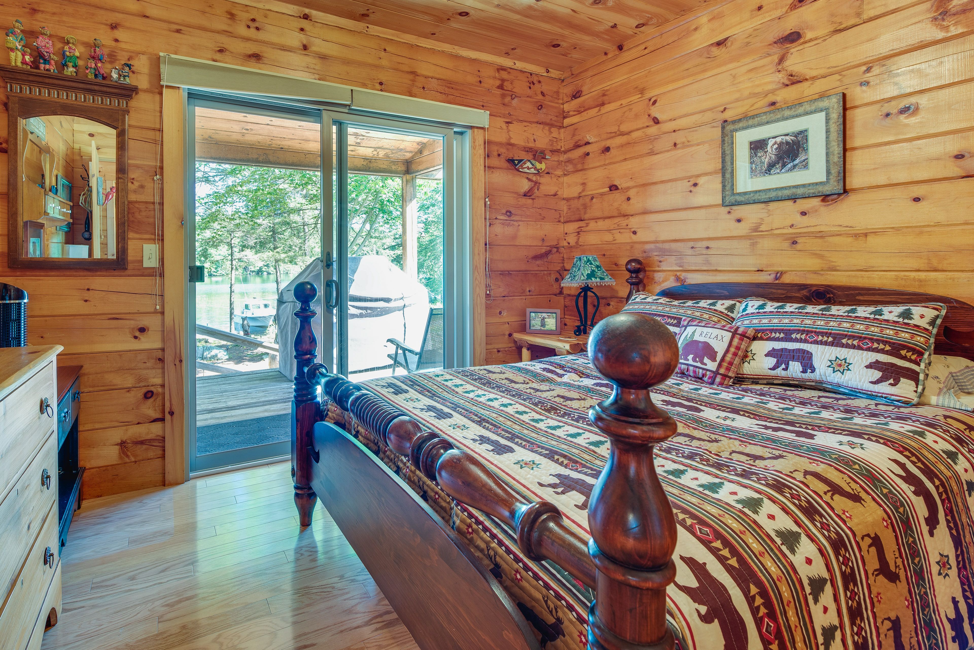 Bedroom 3 | Queen Bed