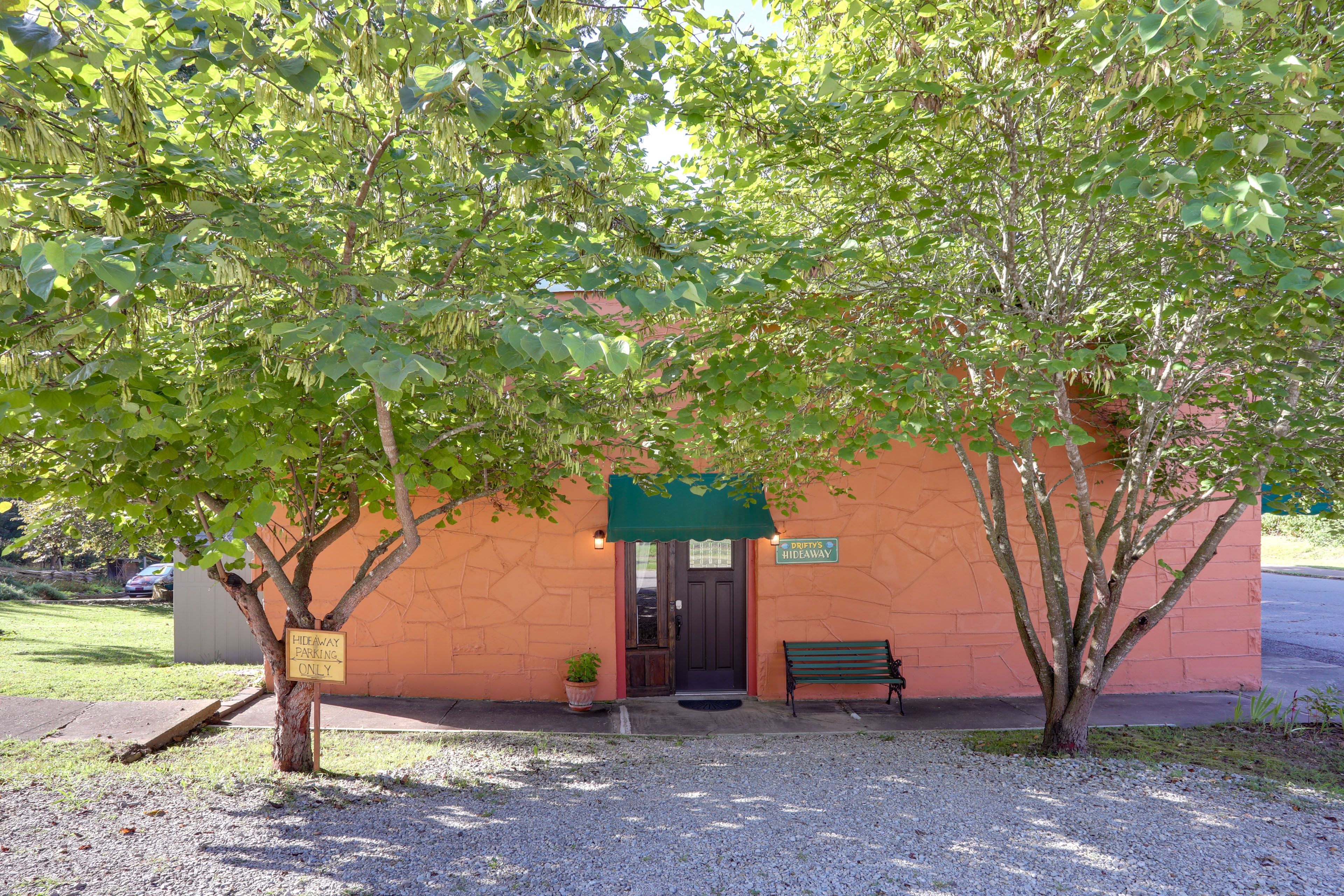 Parking | Driveway (1 Vehicle) | RV/Boat Trailer Parking