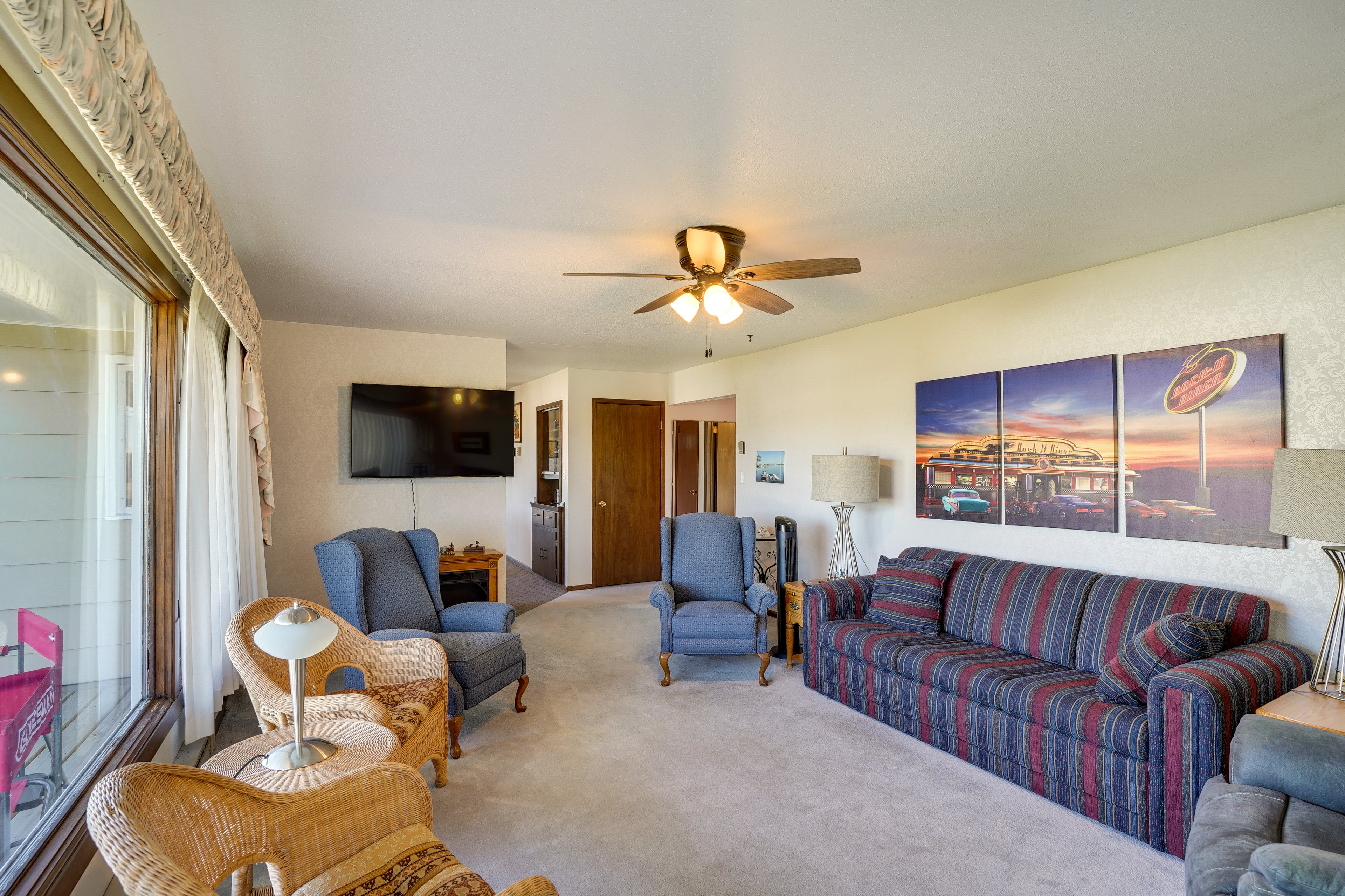 McClusky Vacation Rental | 3BR | 2.5BA | Step-Free Access | 2,120 Sq Ft