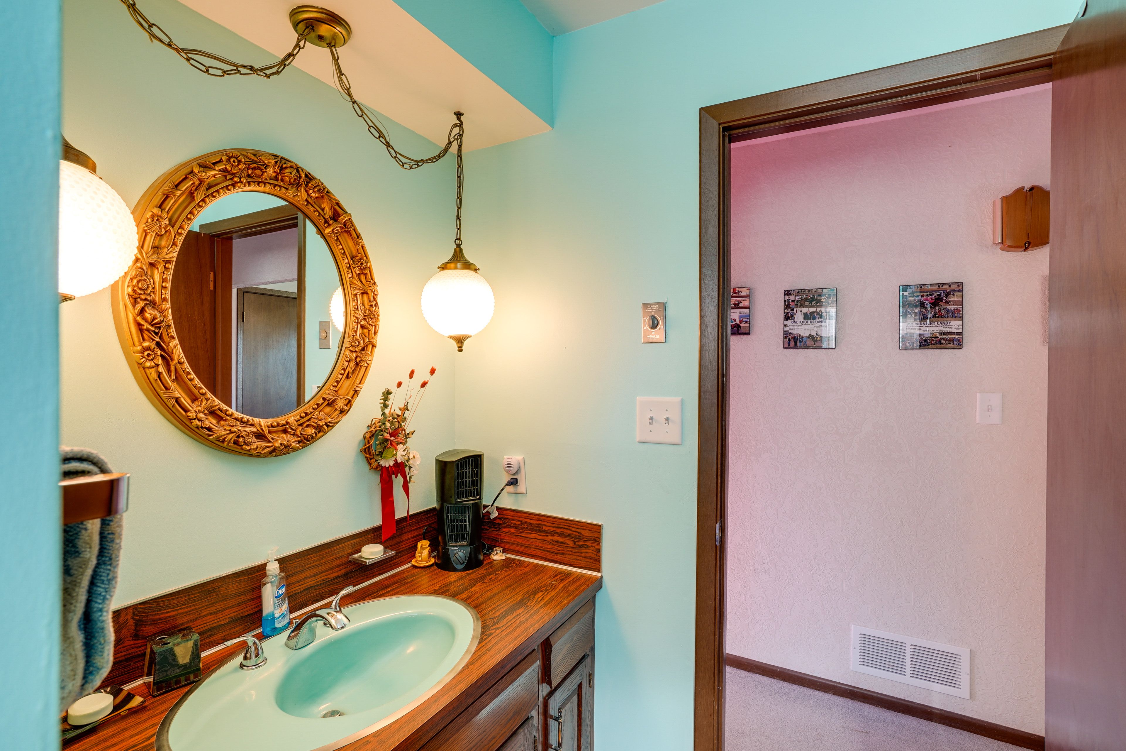 Full Bathroom | Complimentary Toiletries