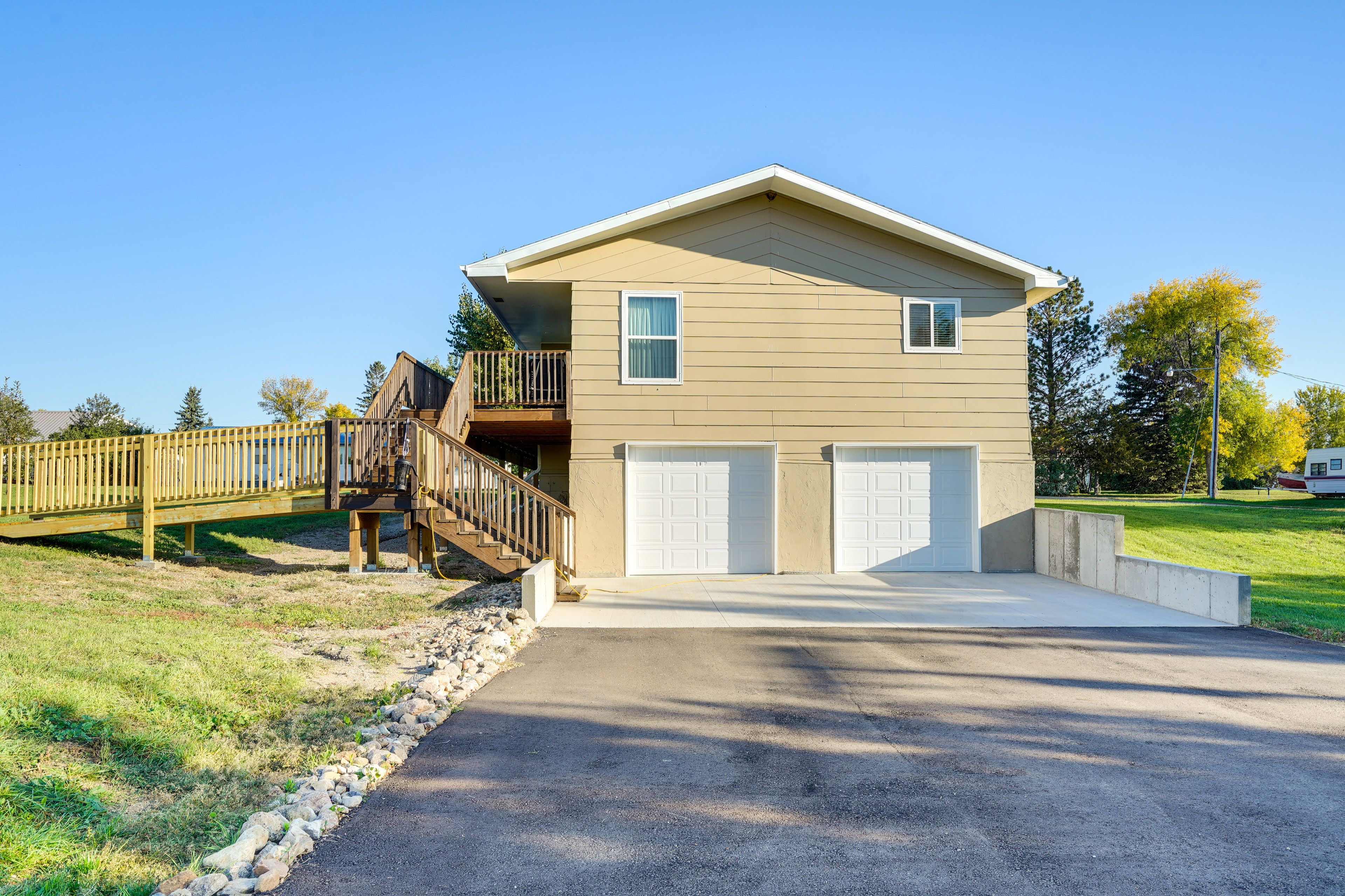 House Exterior | 4 Exterior Security Cameras (Facing Out)