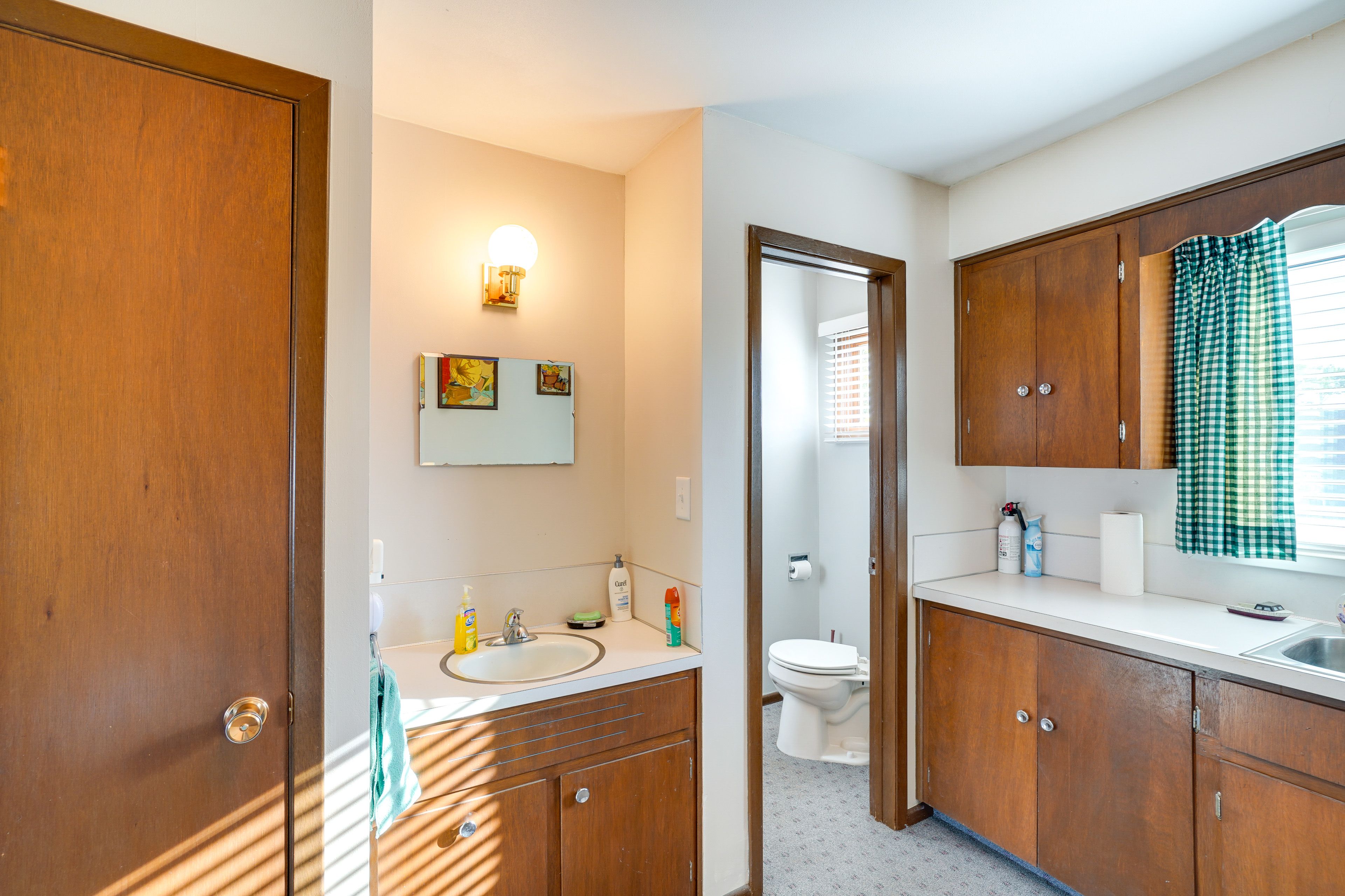 Half Bathroom | Laundry