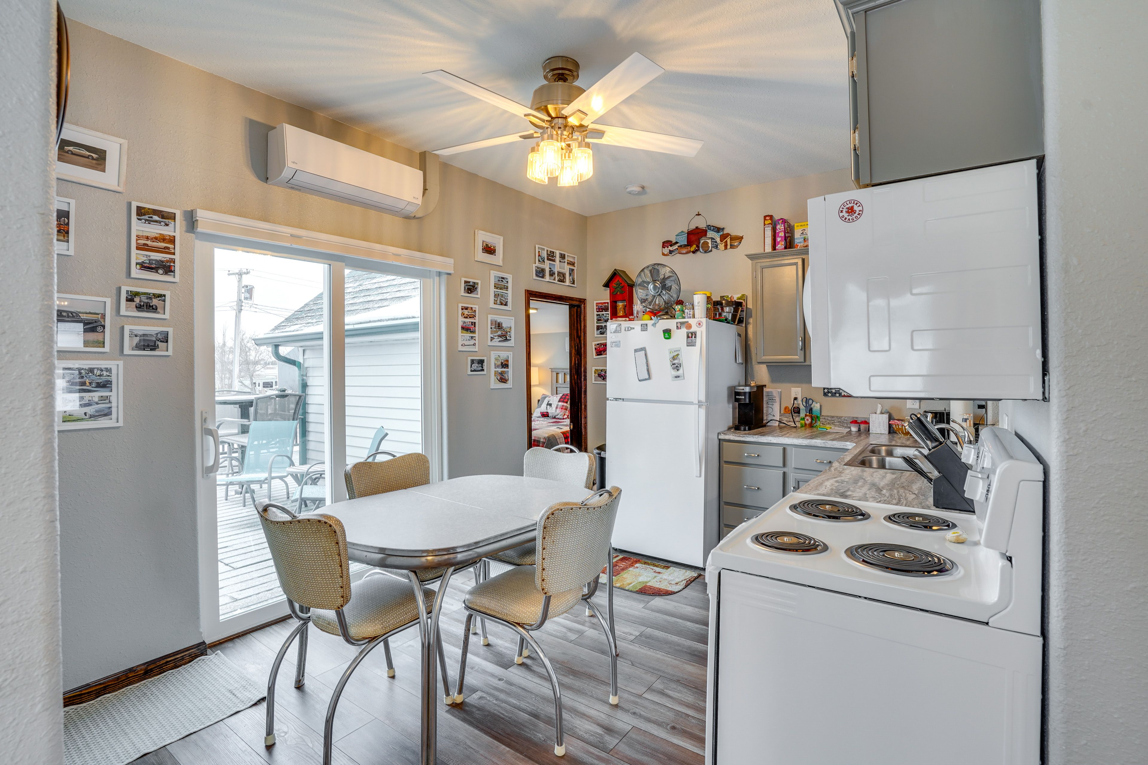 Kitchen | Dining Area | Dishware & Flatware