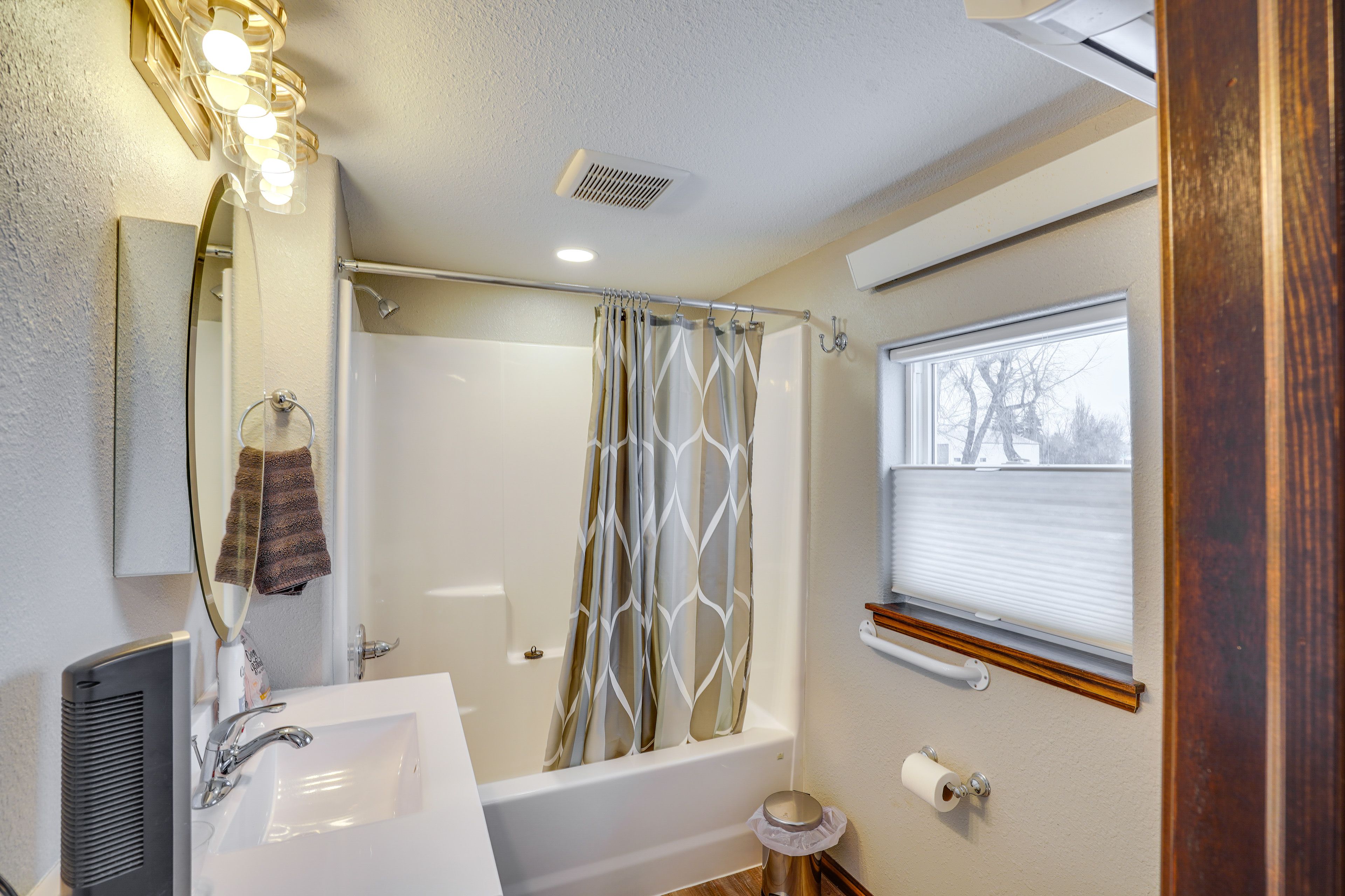 Full Bath | Towels