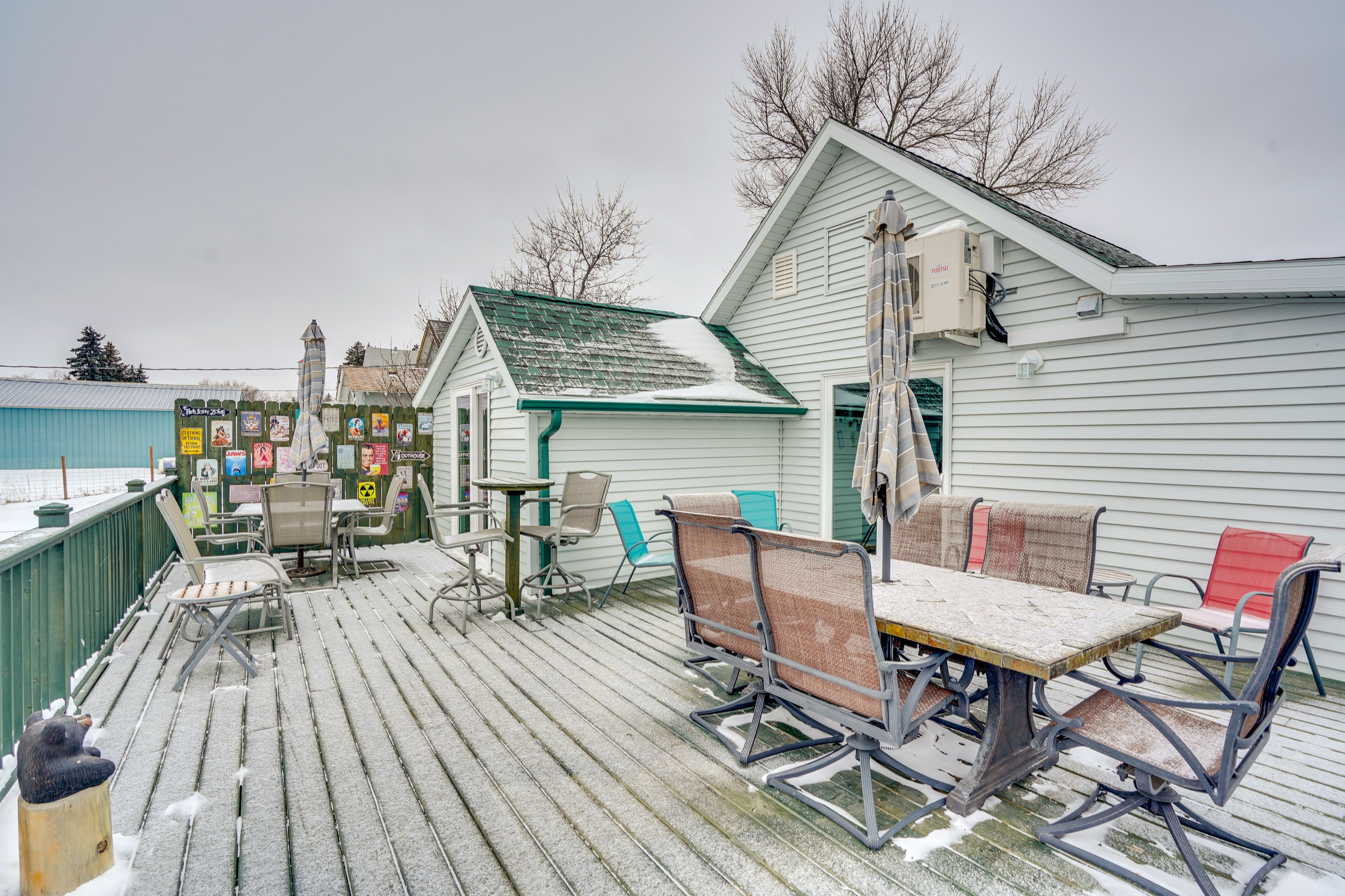 Deck | Gas Grill | Outdoor Dining Area