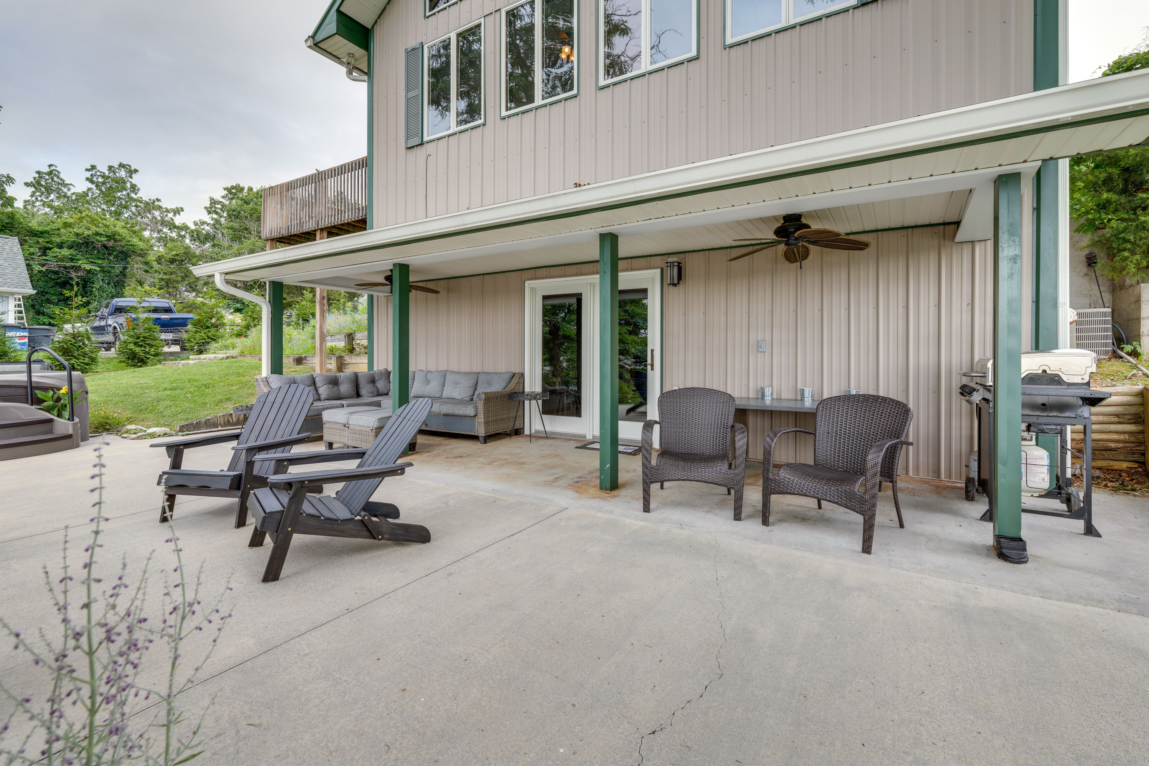 Outdoor Entertainment Areas | Gas Grill | 3-Story House