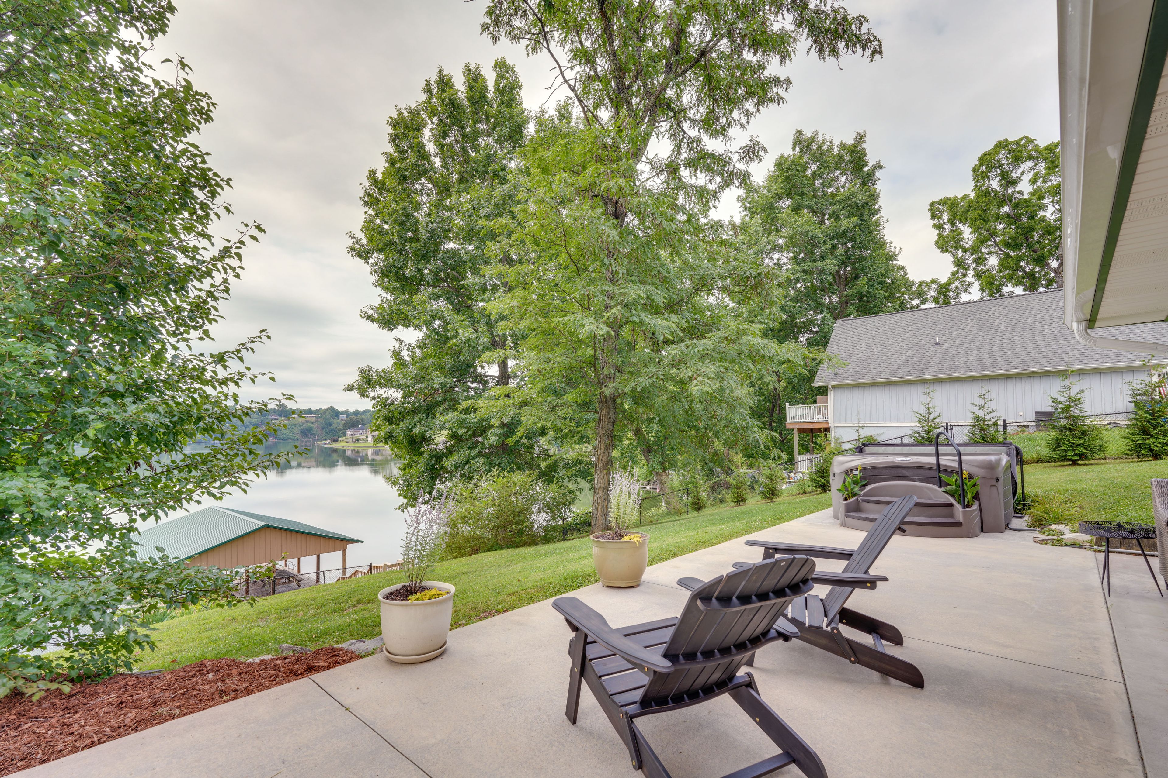 Patio | Gas Grill | Hot Tub Not Available