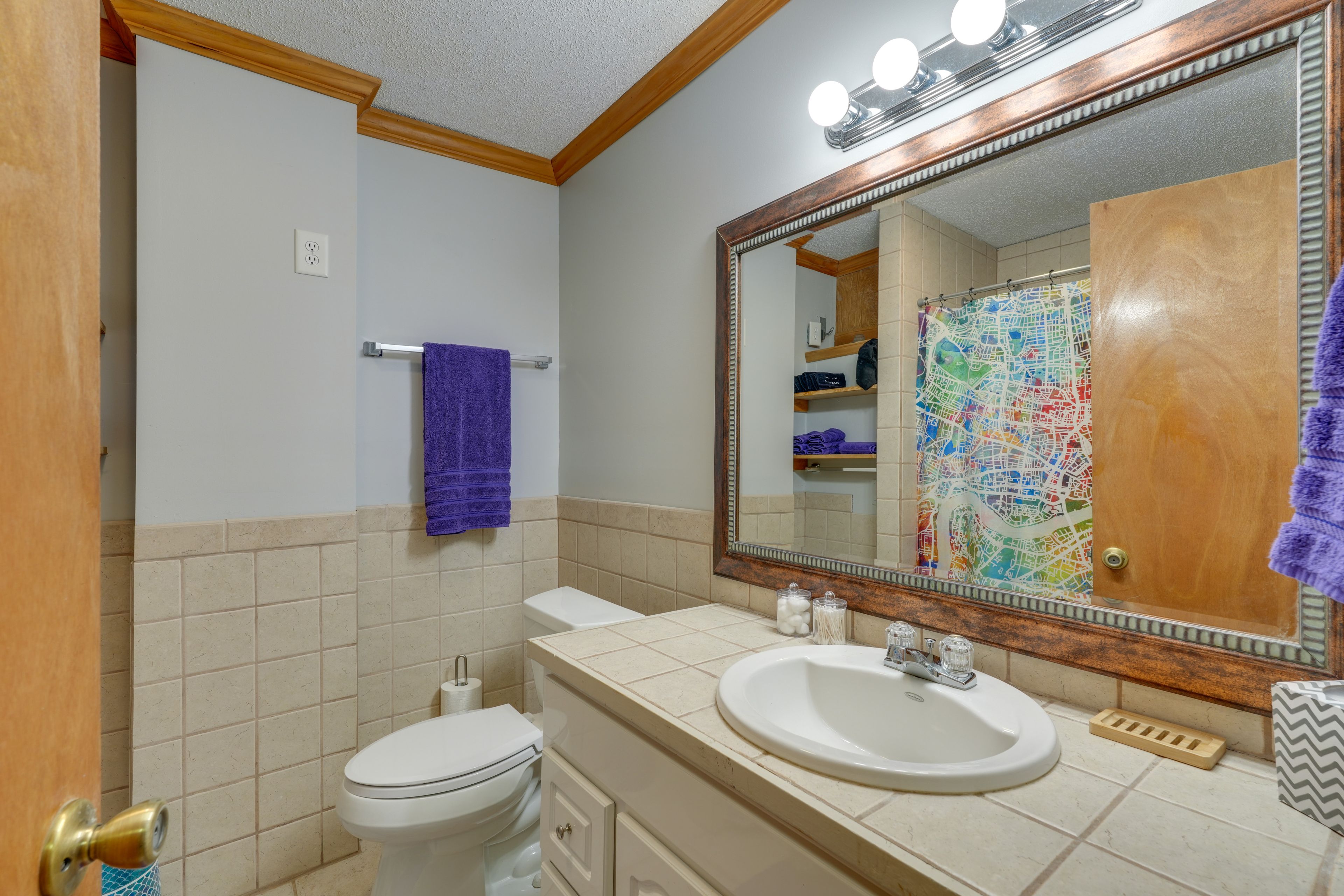 Full Bathroom