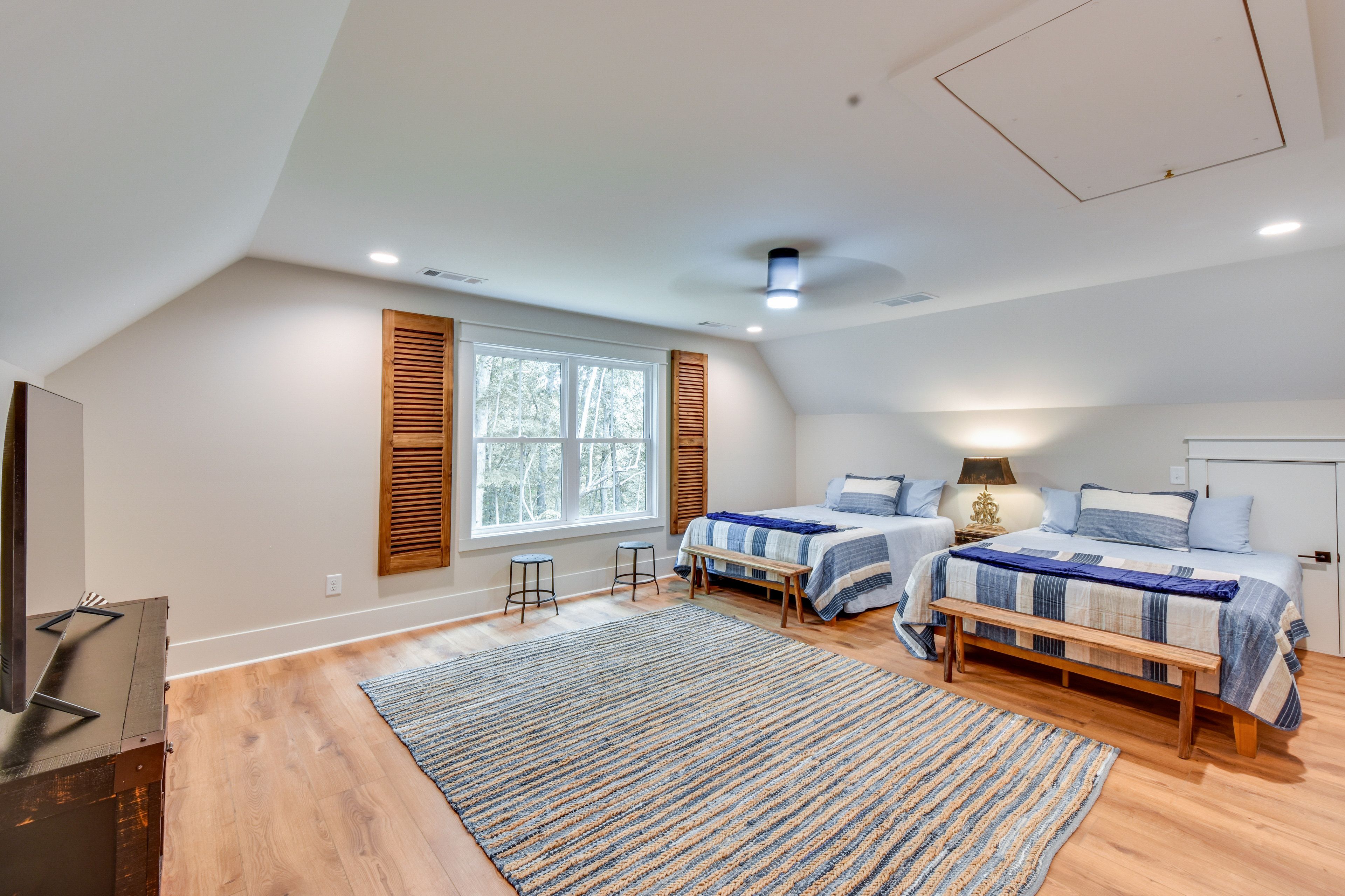 Bedroom 3 | 2 Queen Beds | Flat-Screen TV