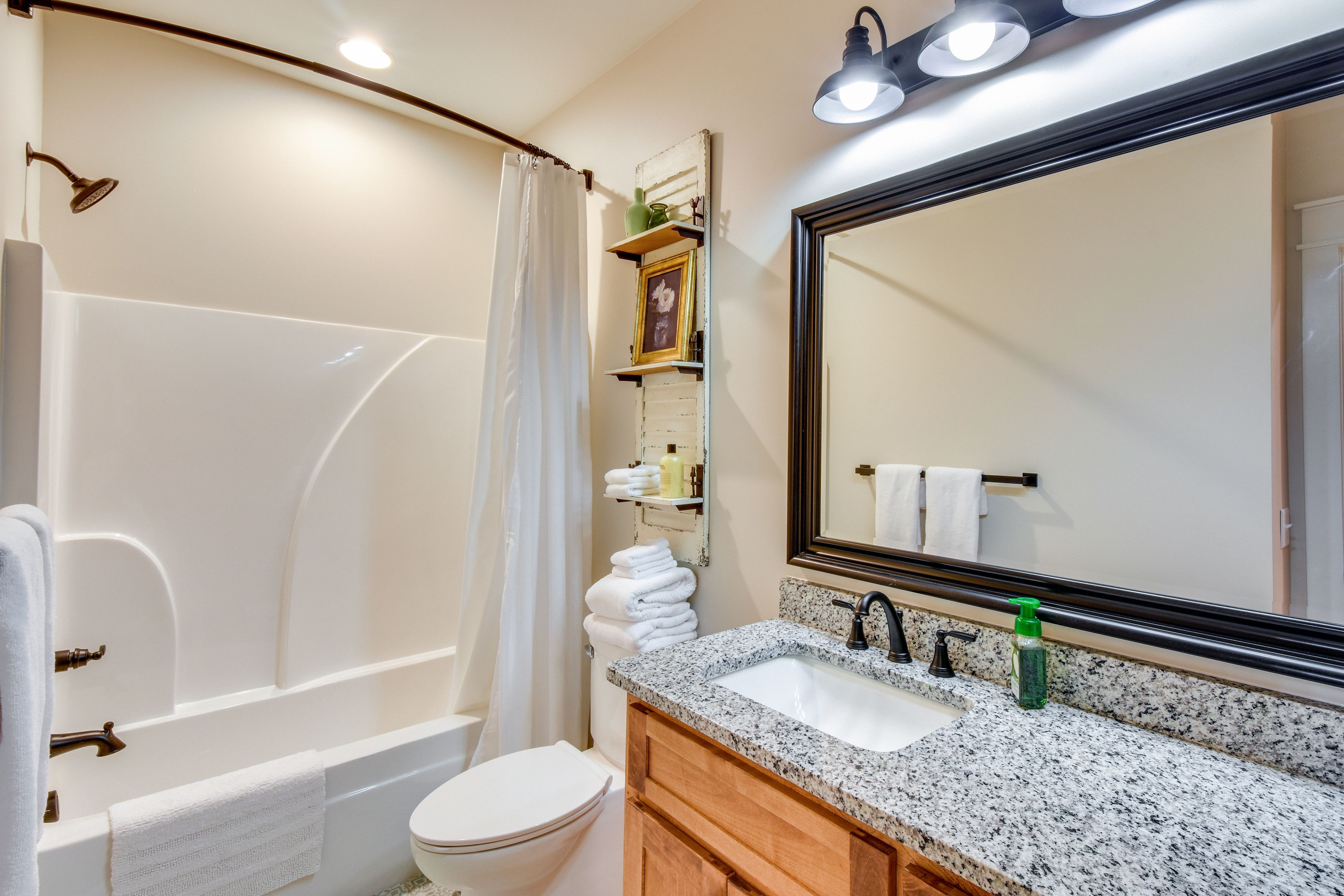 Full Bathroom | Hair Dryer