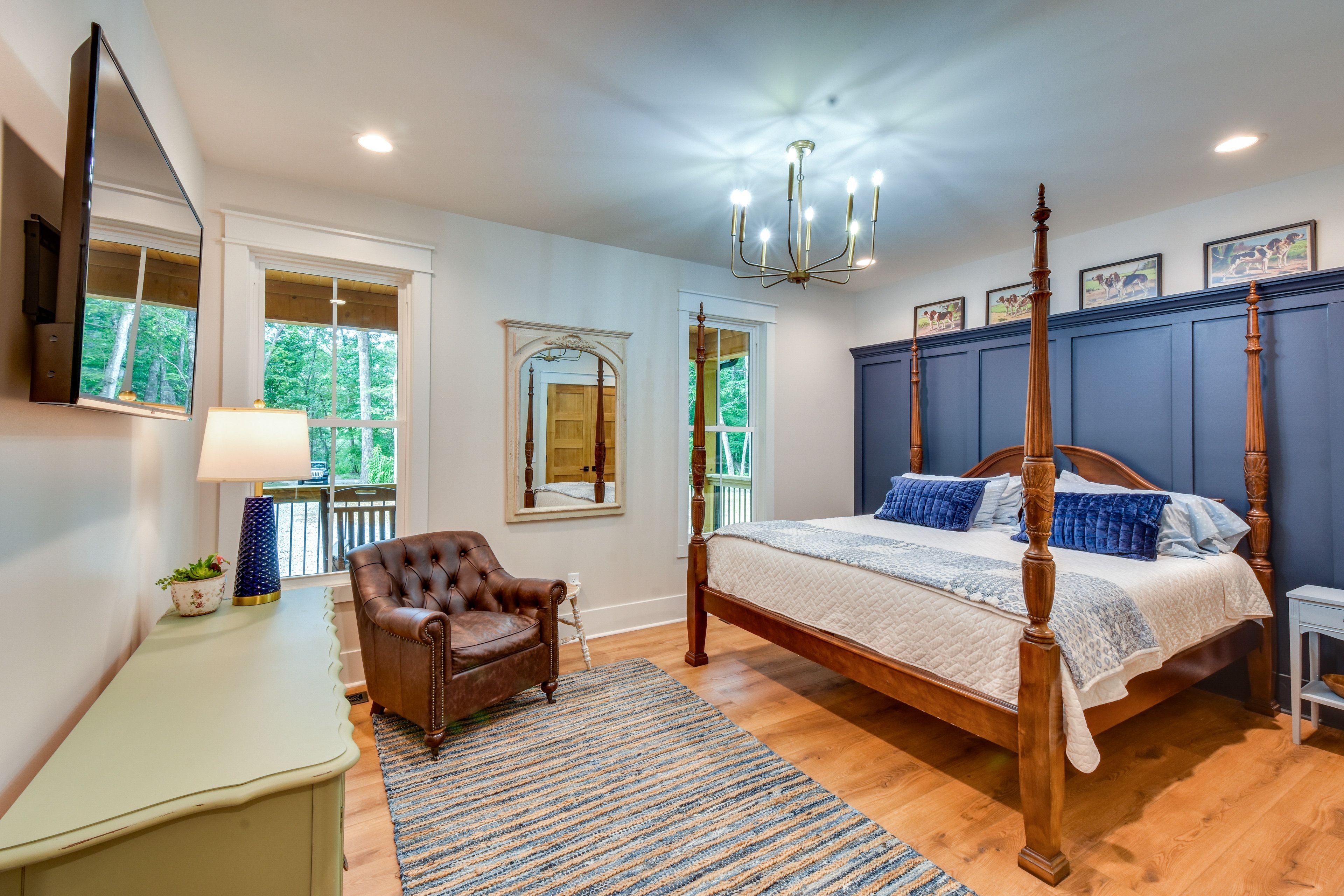 Bedroom 2 | King Bed | En-Suite Bathroom | Flat-Screen TV