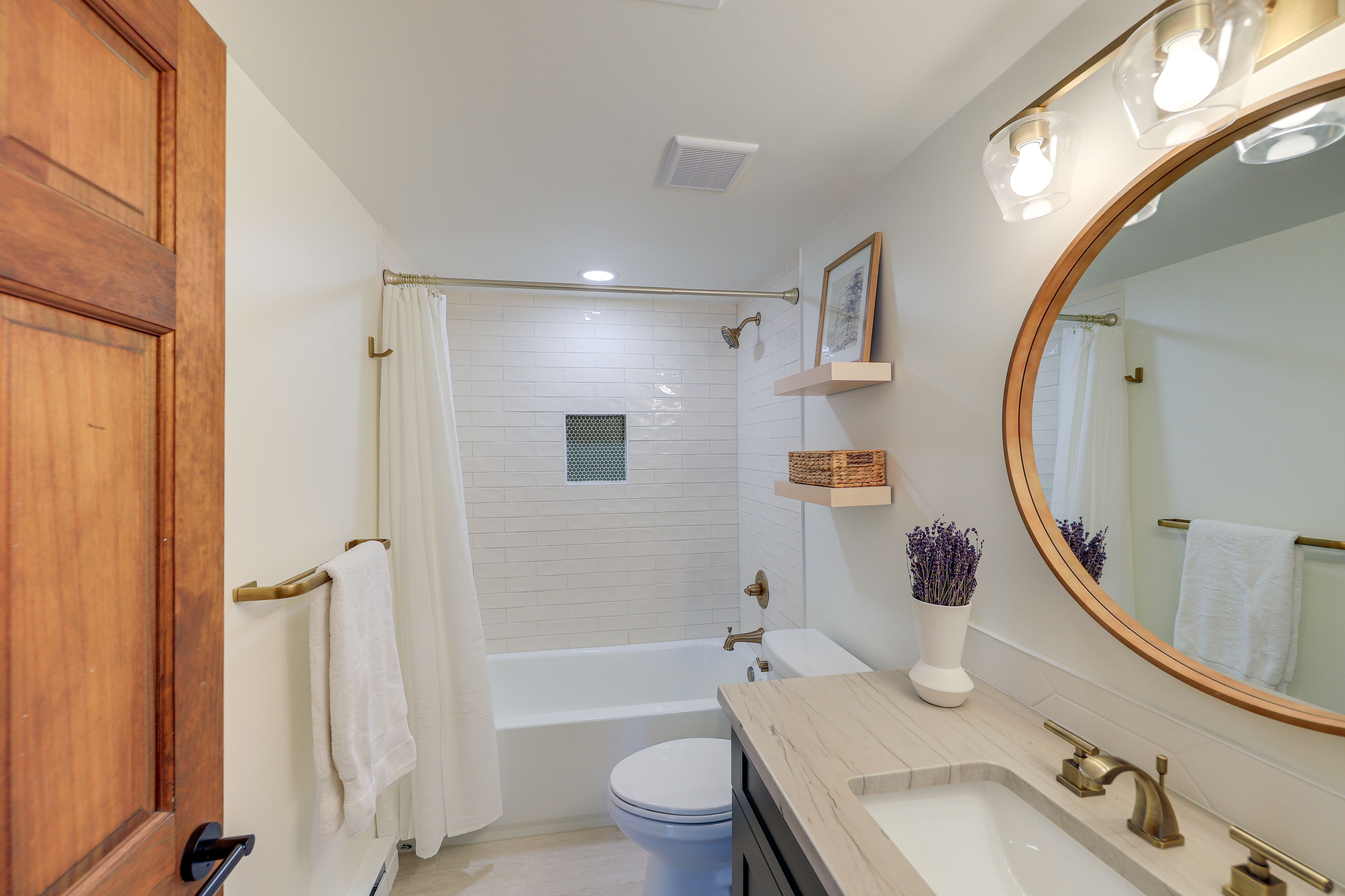 Full Bathroom | Basement