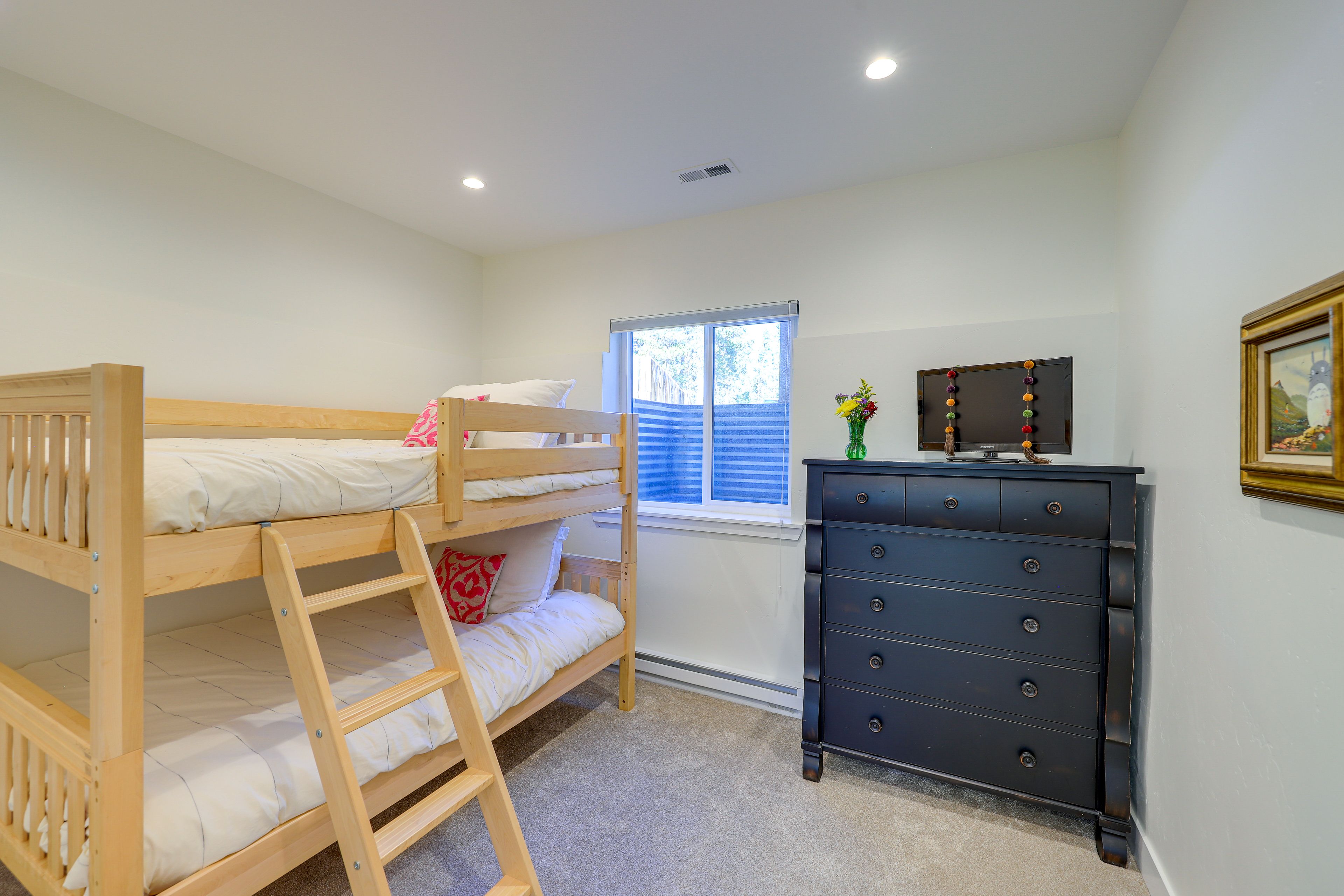Bedroom 5 | Basement | Full Bunk Bed | Smart TV
