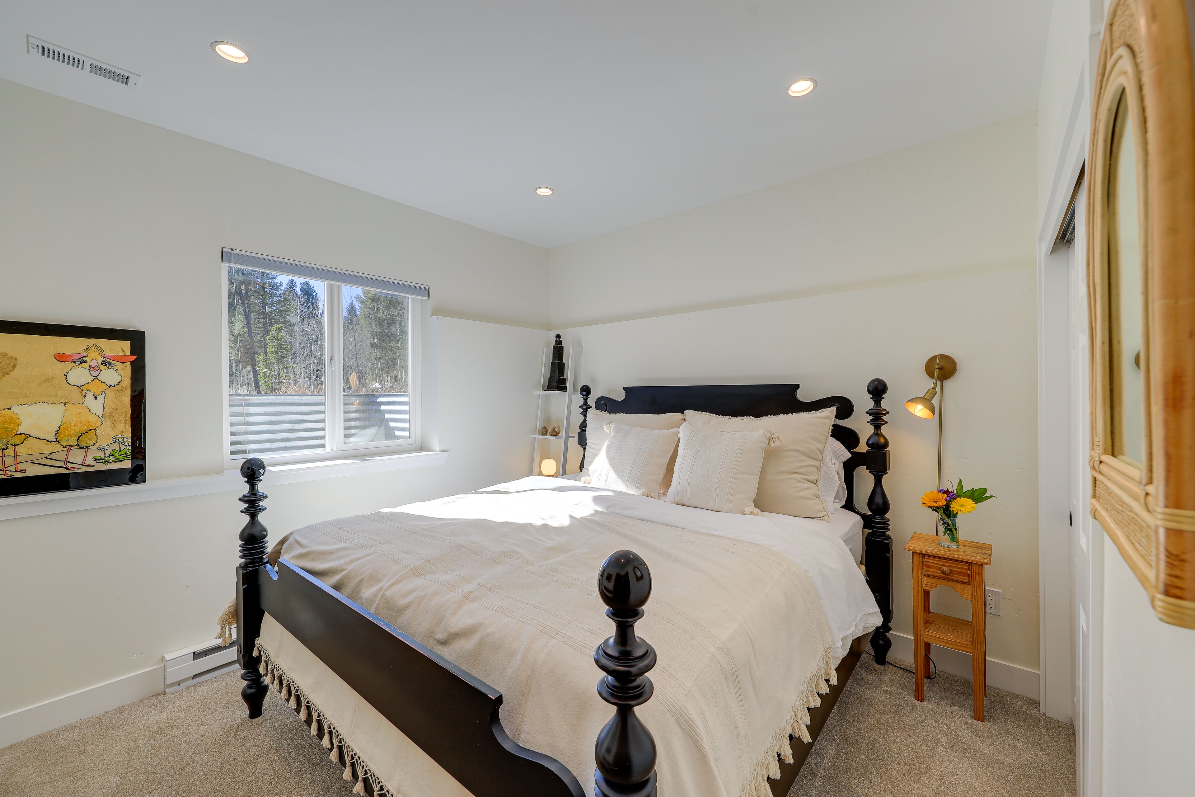 Bedroom 4 | Basement | King Bed