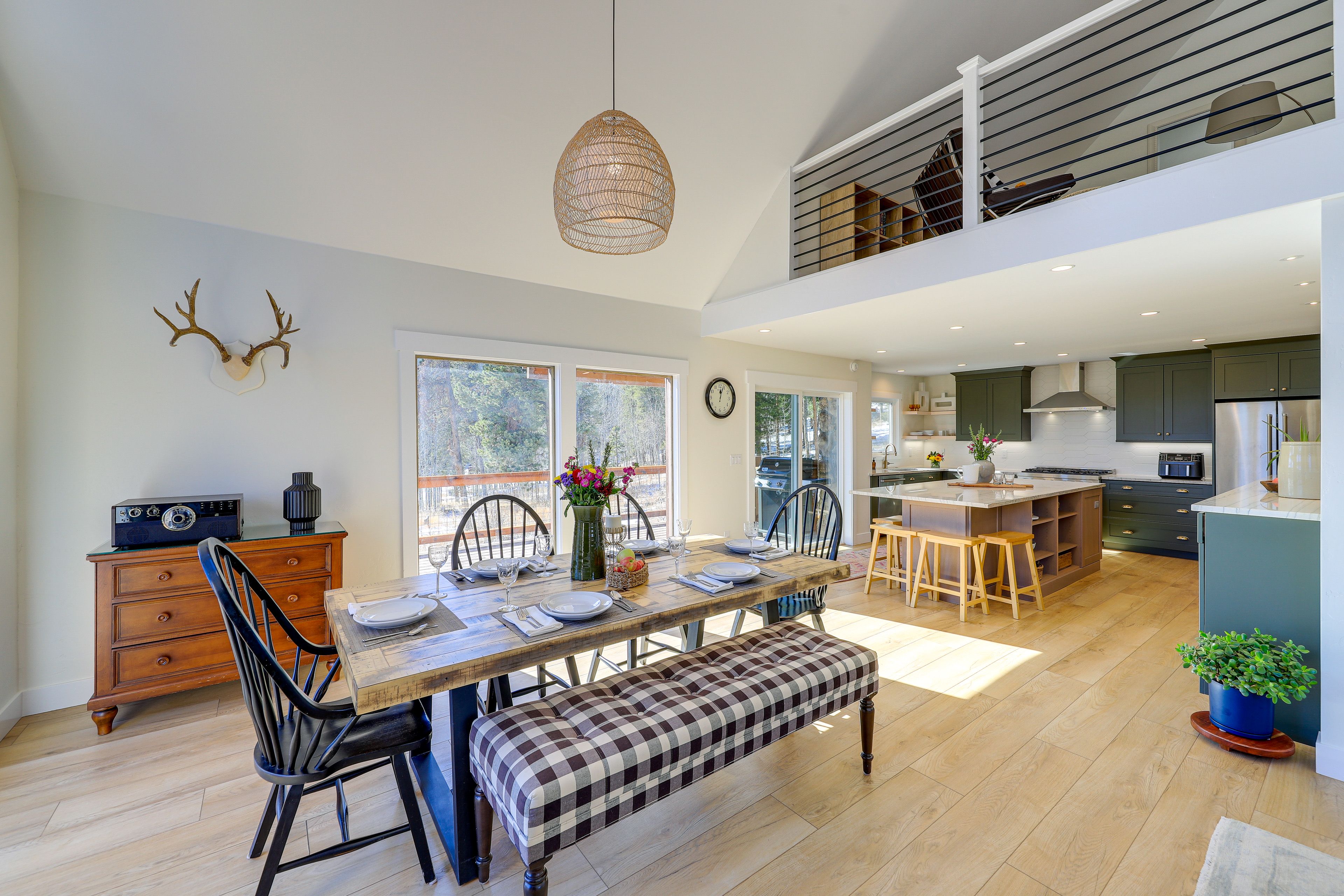 Dining Area | Dishware & Flatware Provided | Deck Access