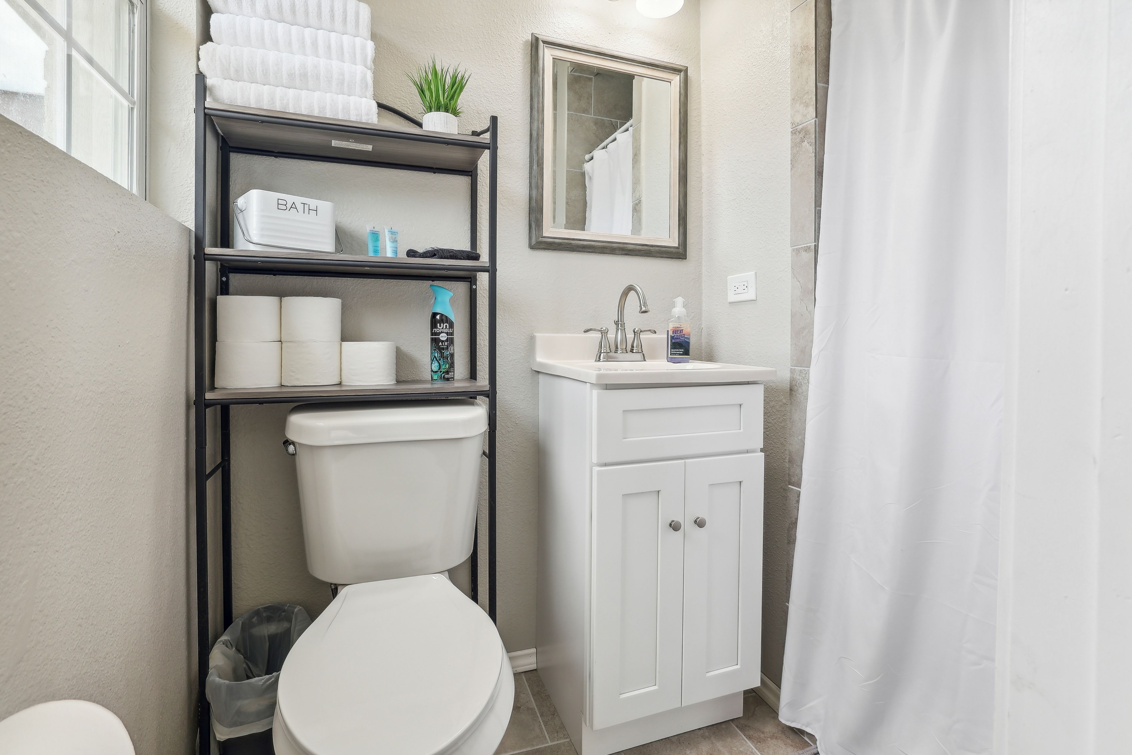 Full Bathroom | Hair Dryer