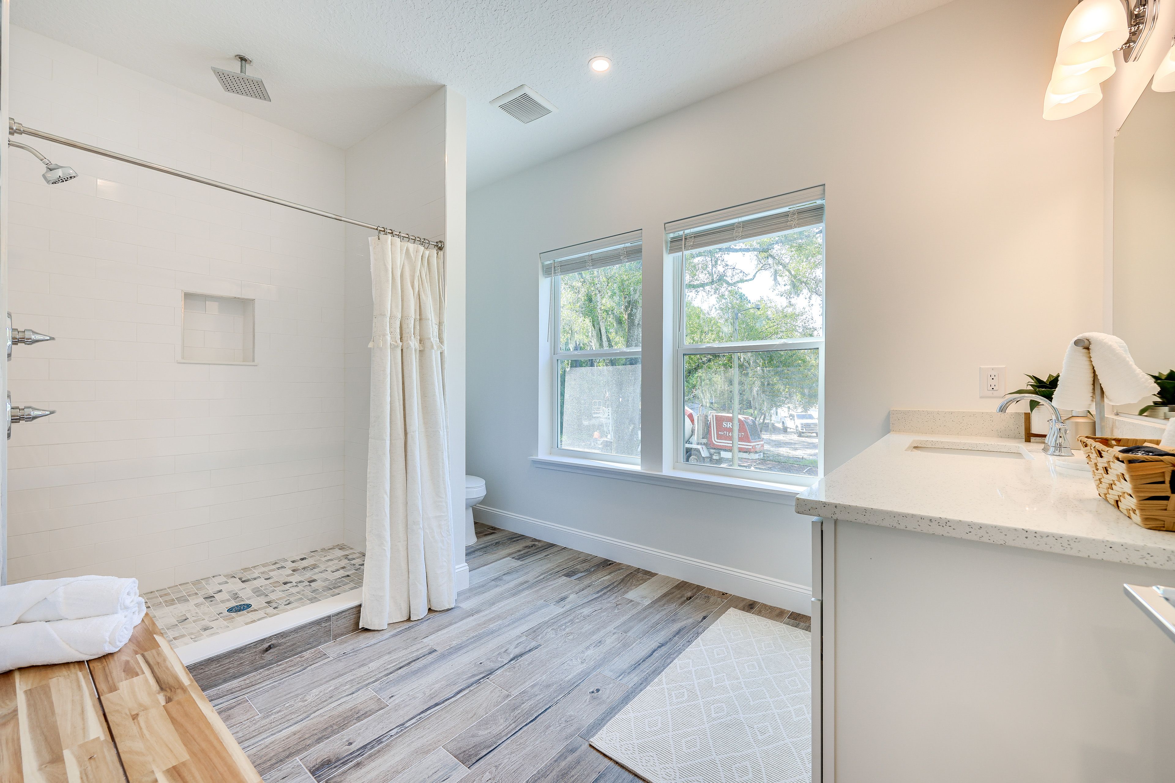 Full Bathroom