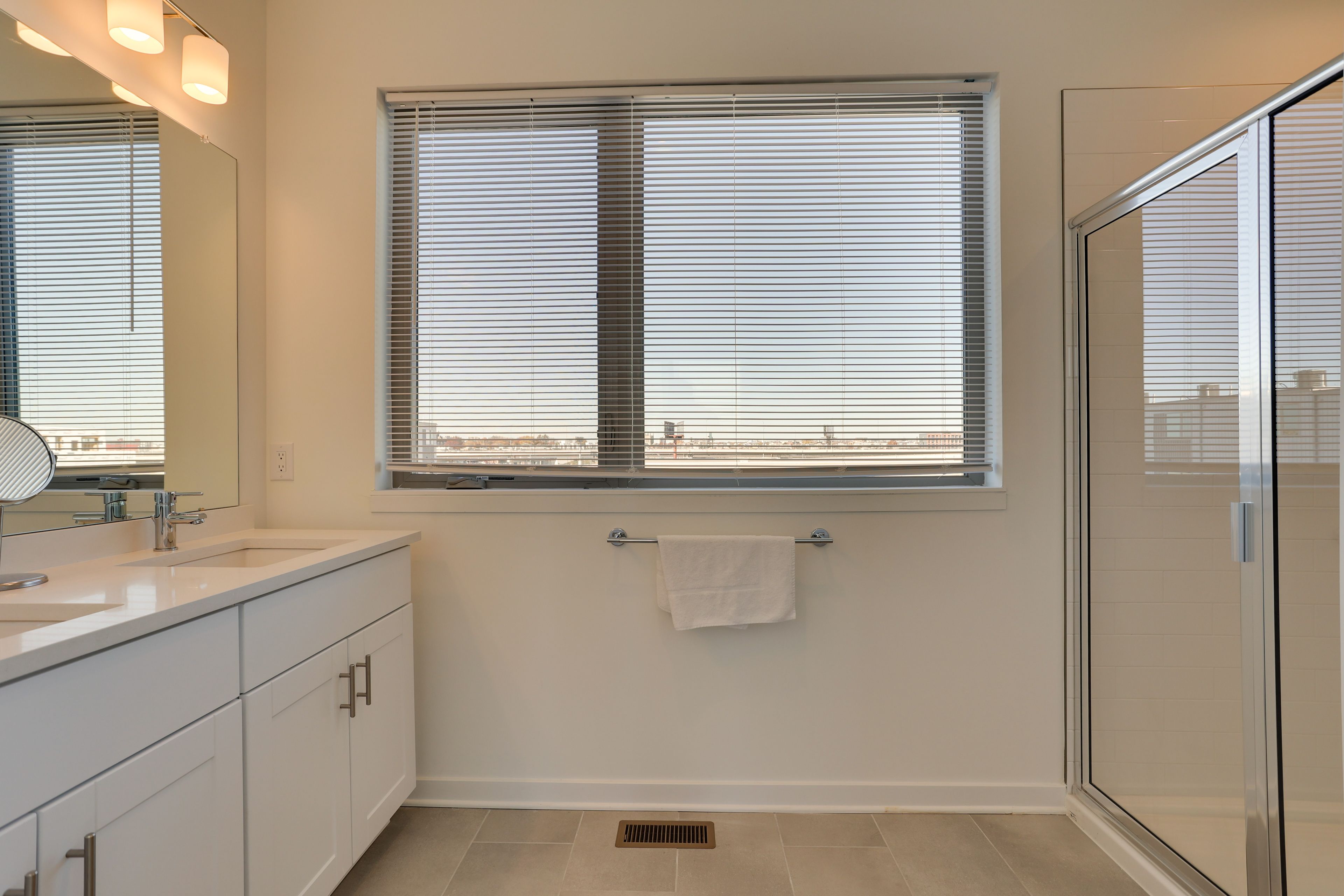 En-Suite Bathroom | Towels Provided | 4th Floor