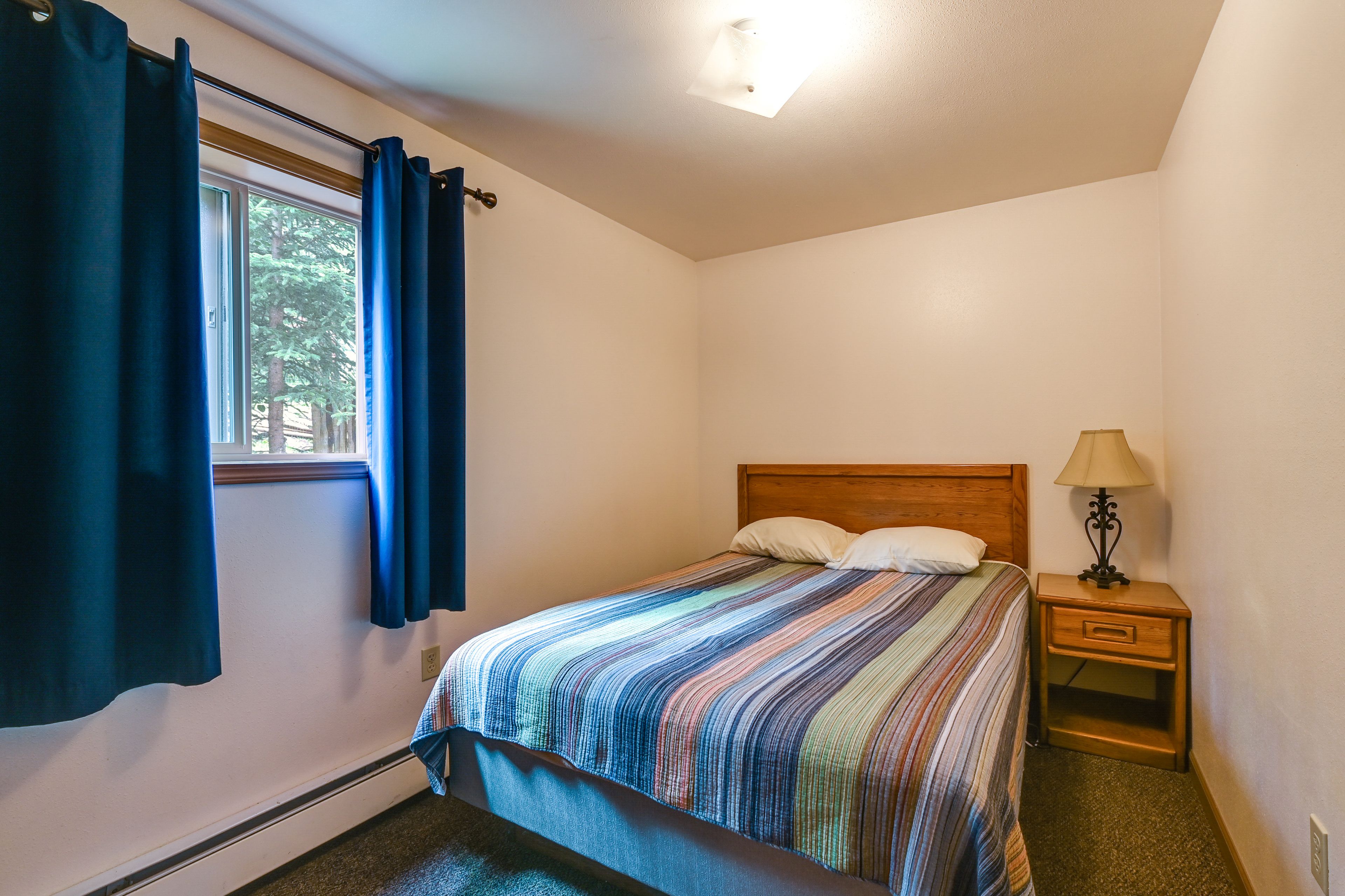 Studio | Bonus Sleeping Area | Queen Bed