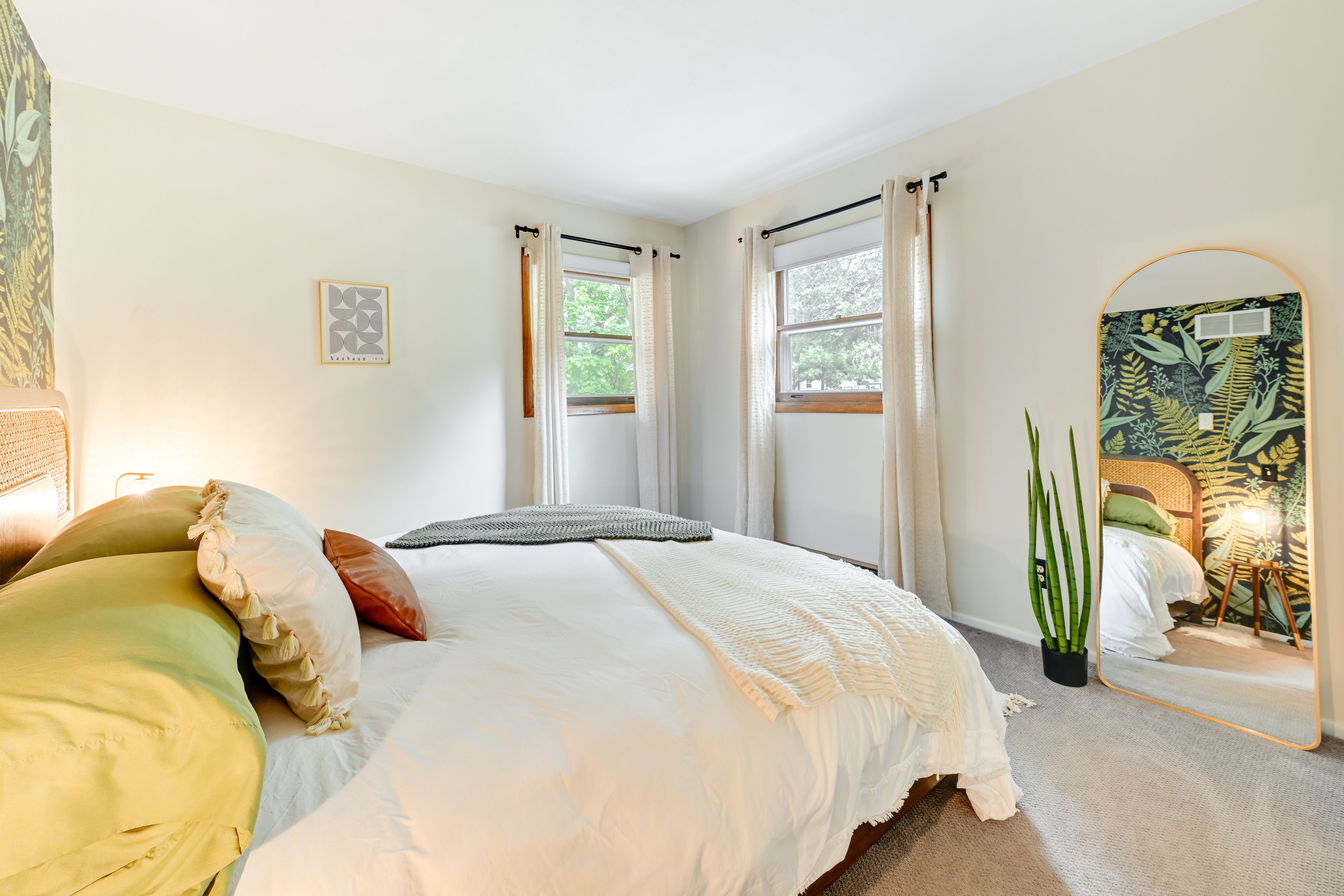 Bedroom 1 | King Bed | Linens Provided