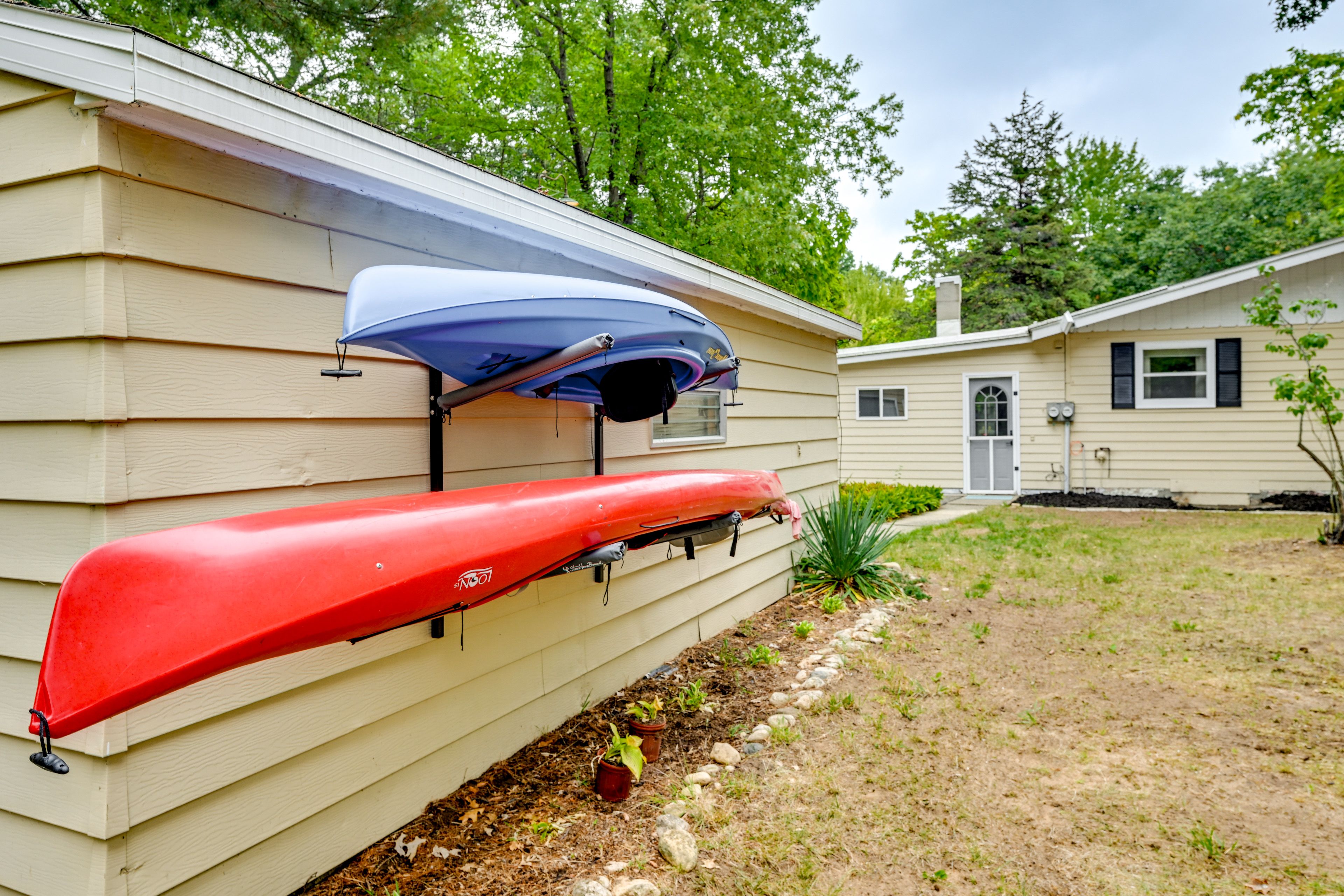 Complimentary Kayaks & Life Vests