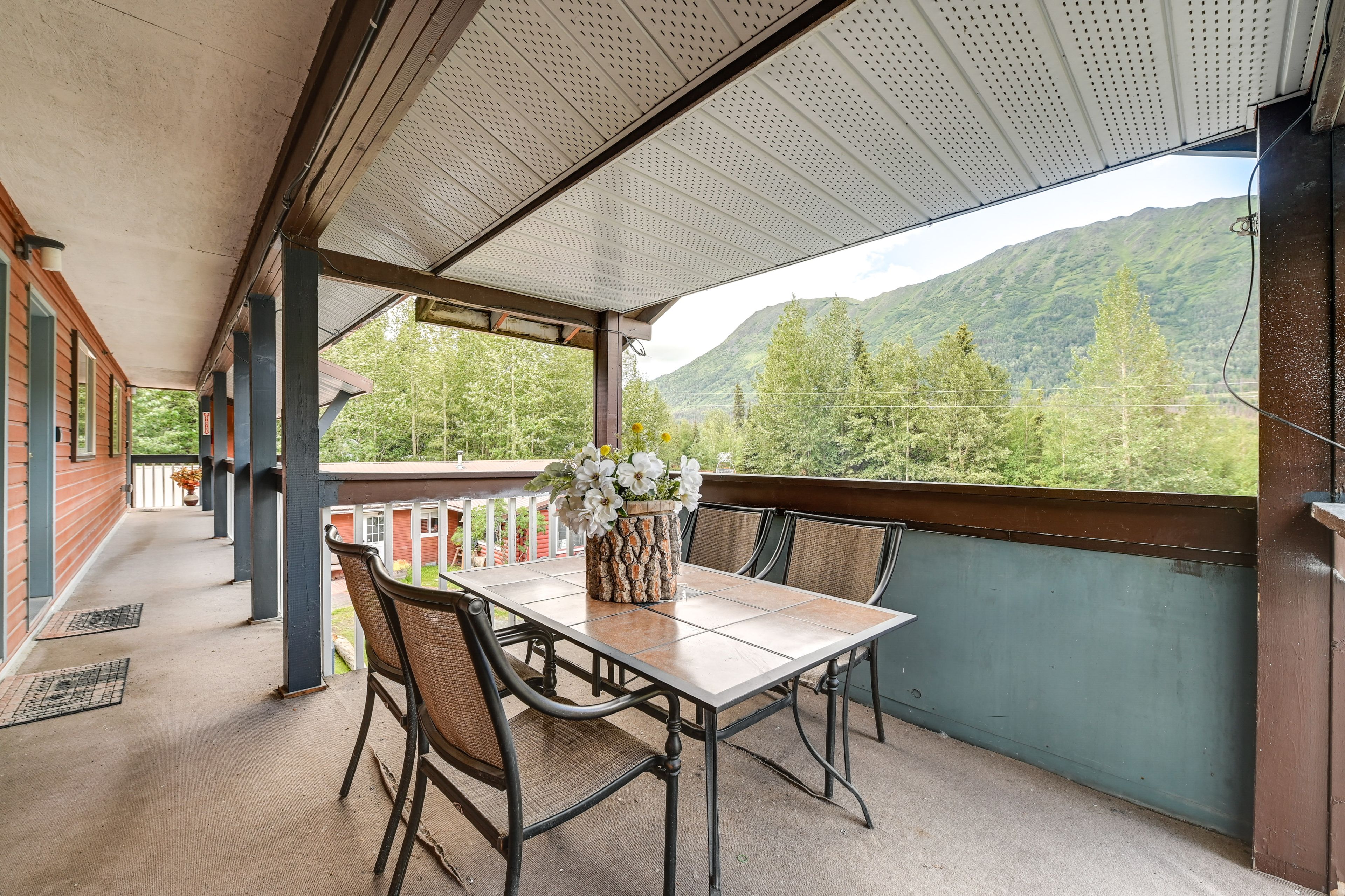 Alpine Inn Motel | Shared Outdoor Space