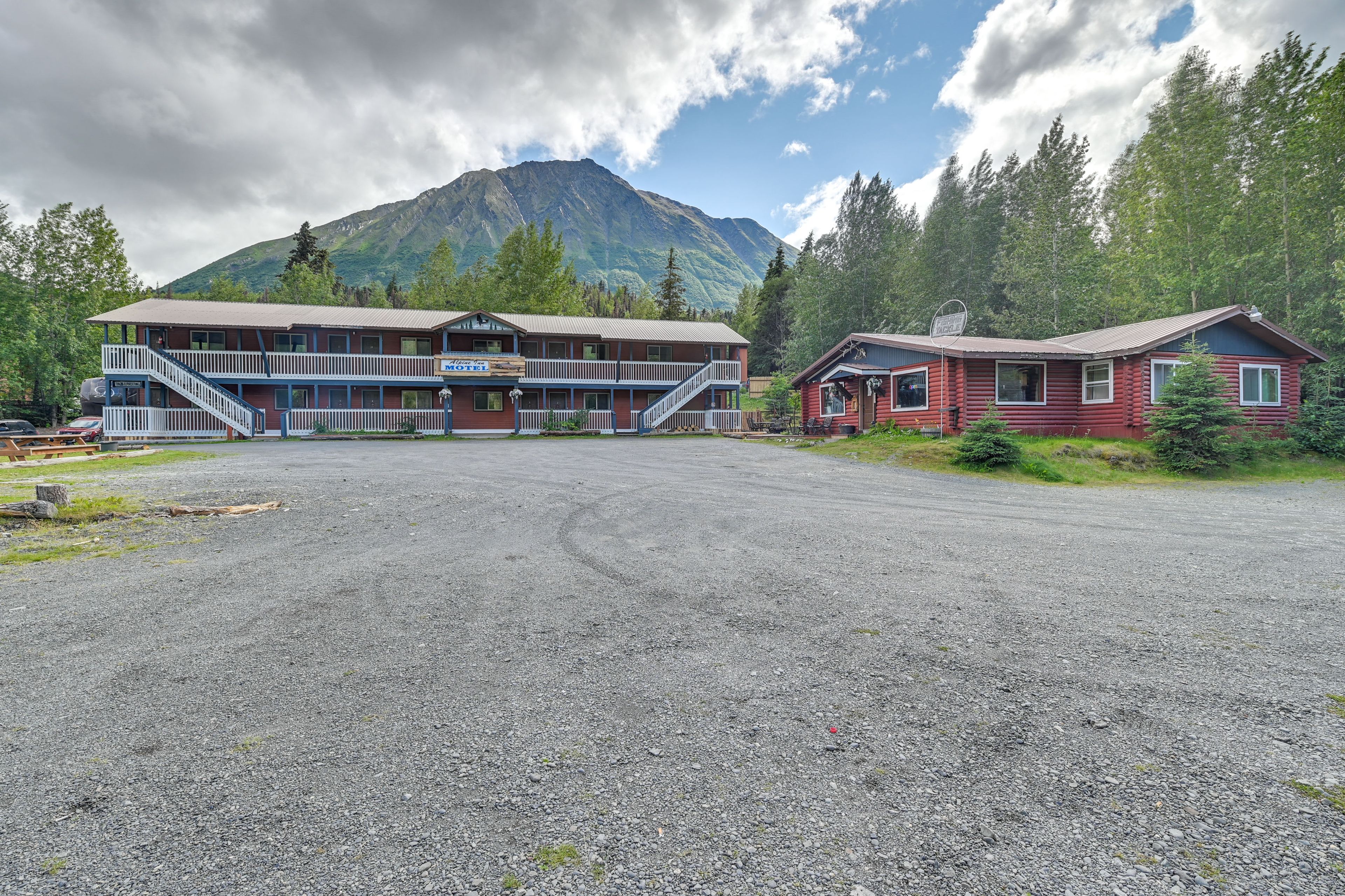 Community Parking Lot | RV/Trailer Parking Allowed