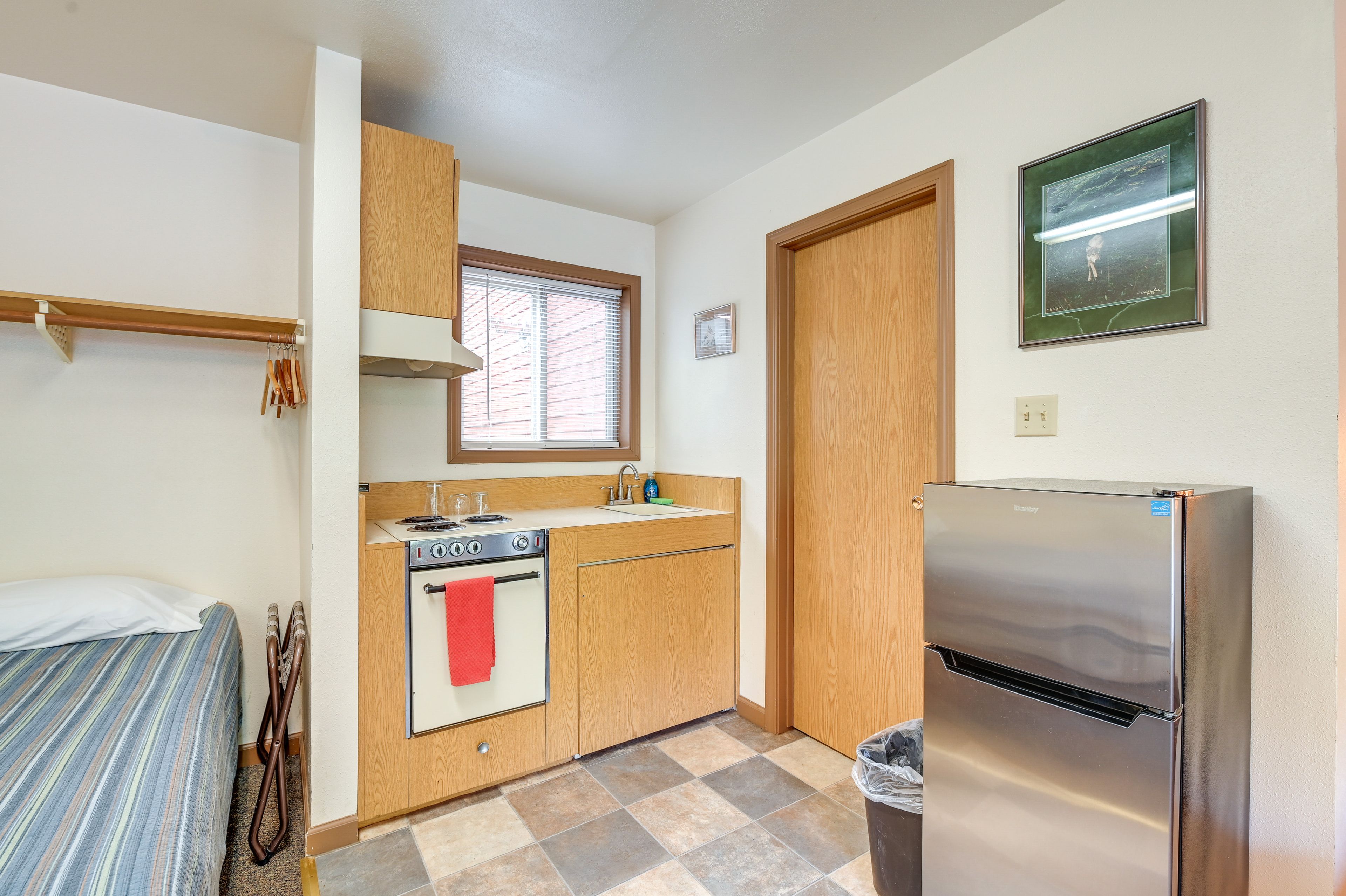 Kitchen | Microwave | Drip Coffee Maker