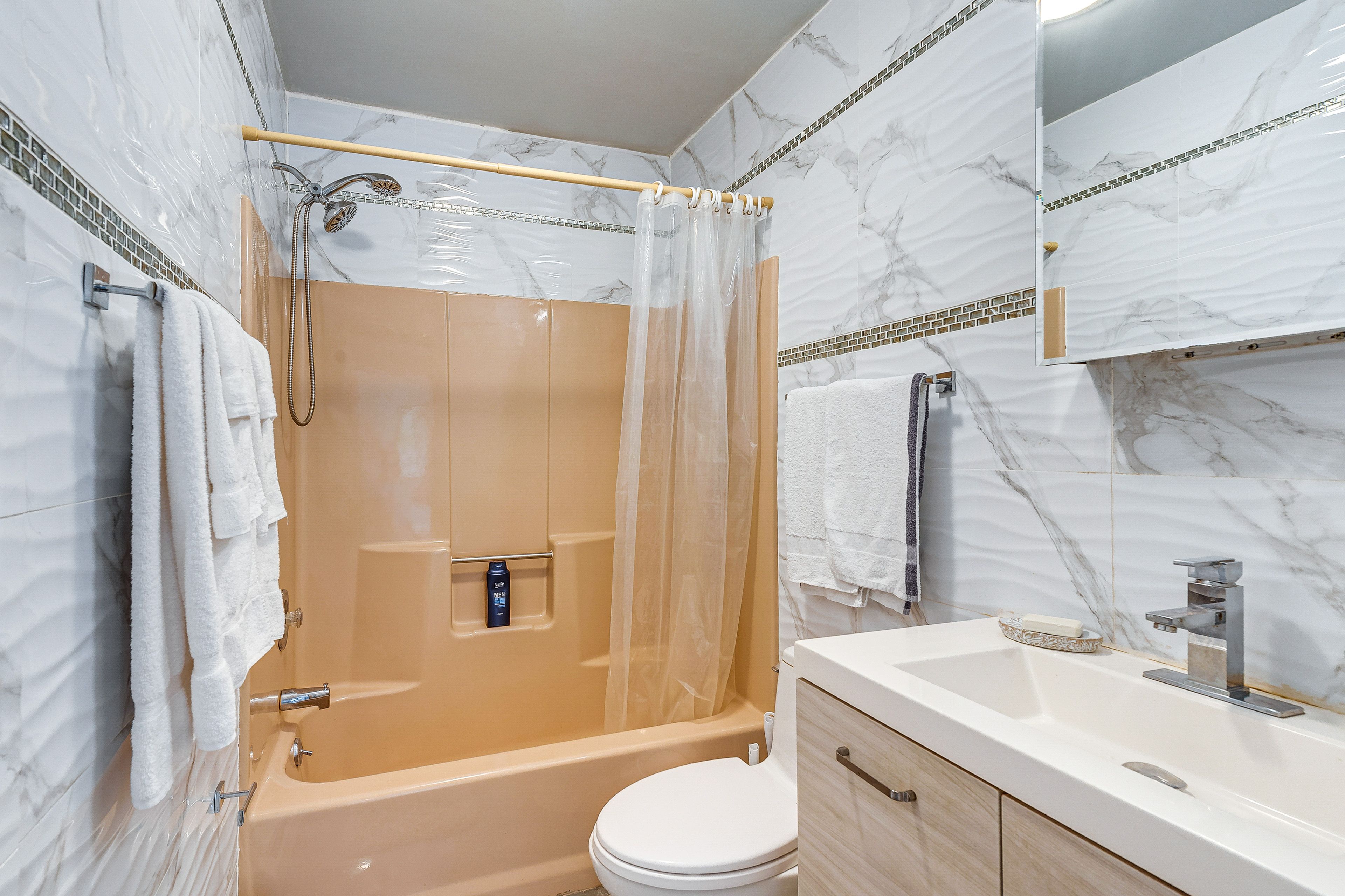 Full Bathroom | 1st Floor