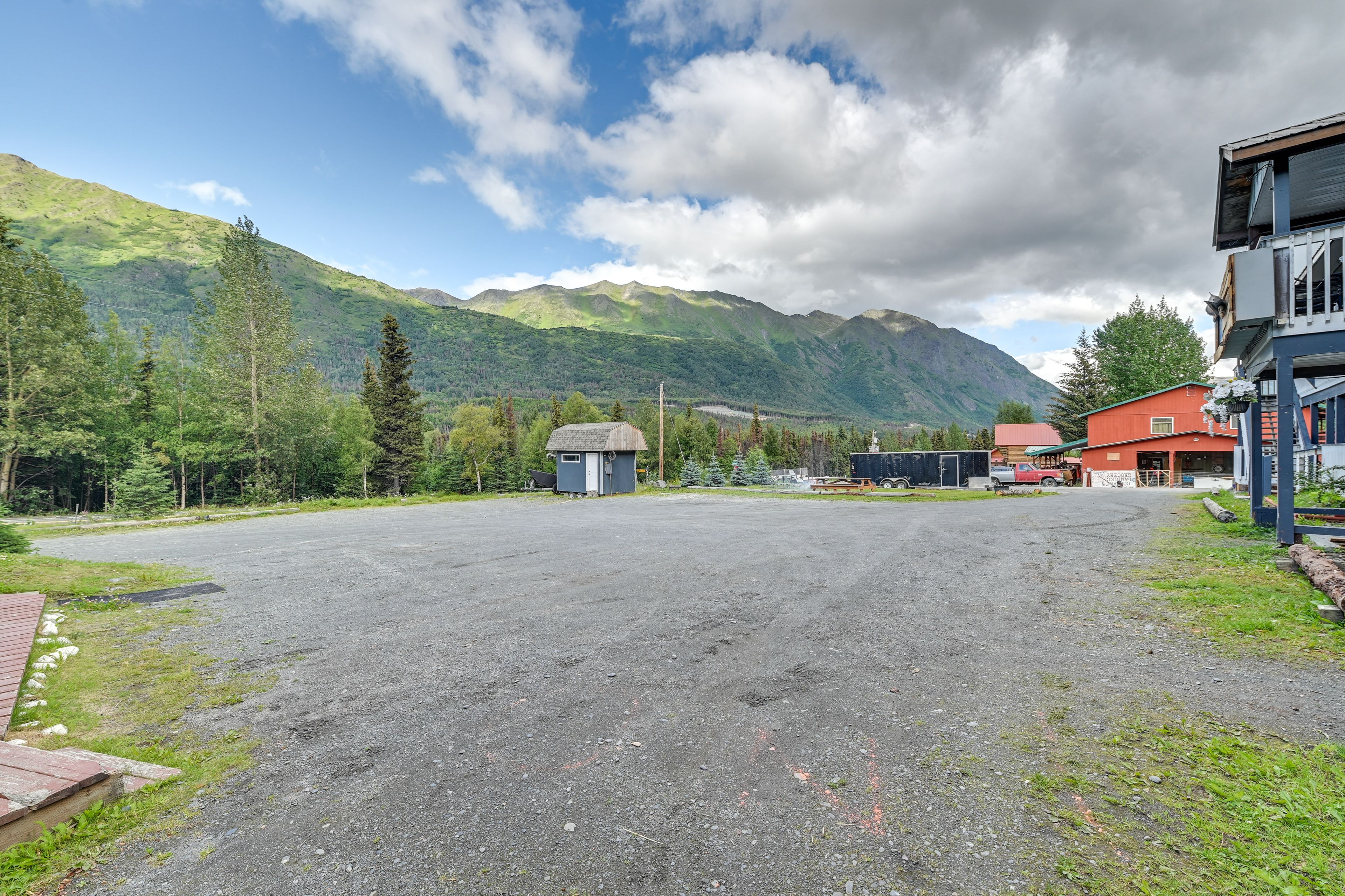 Community Parking Lot | RV/Trailer Parking Allowed