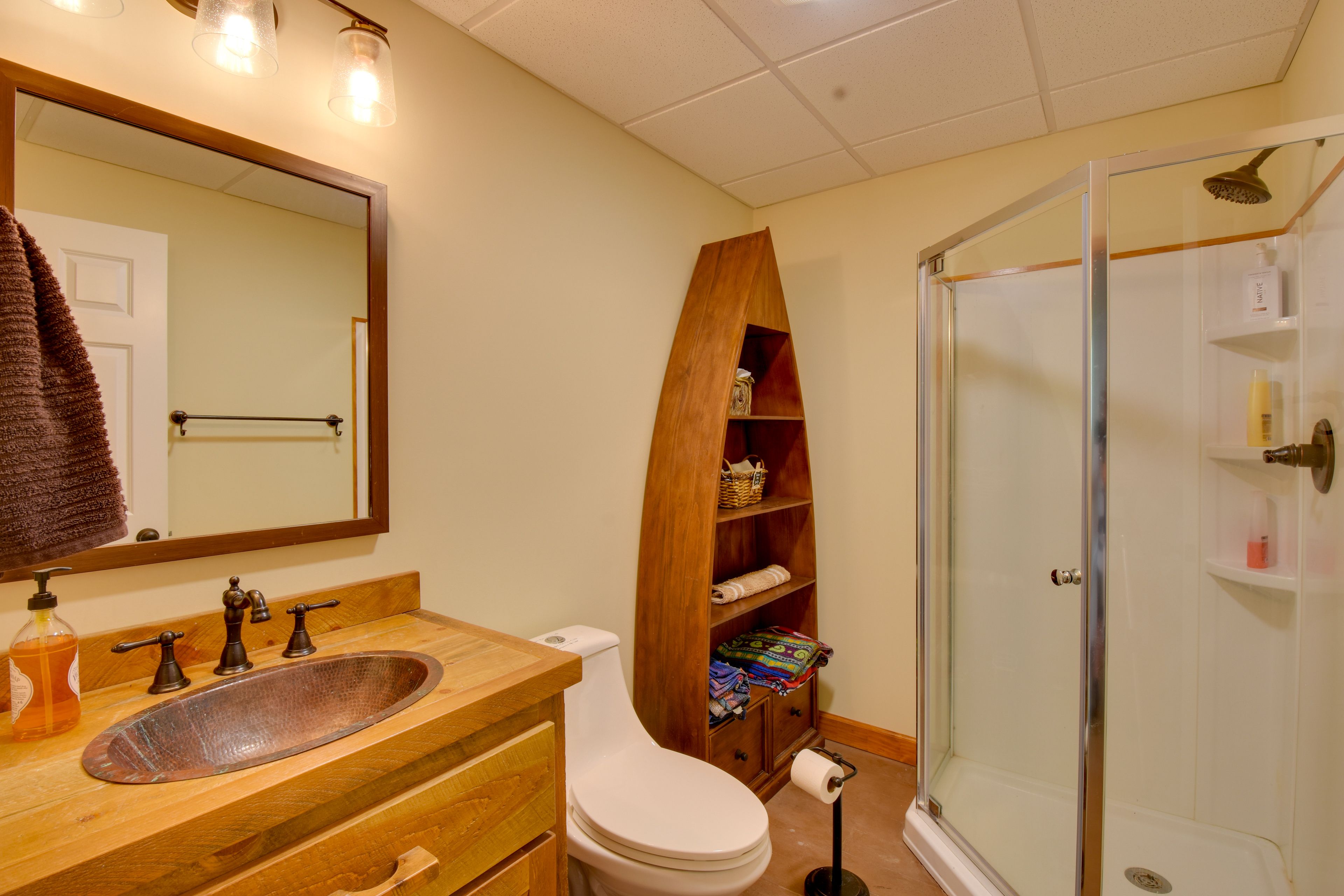 Full Bathroom
