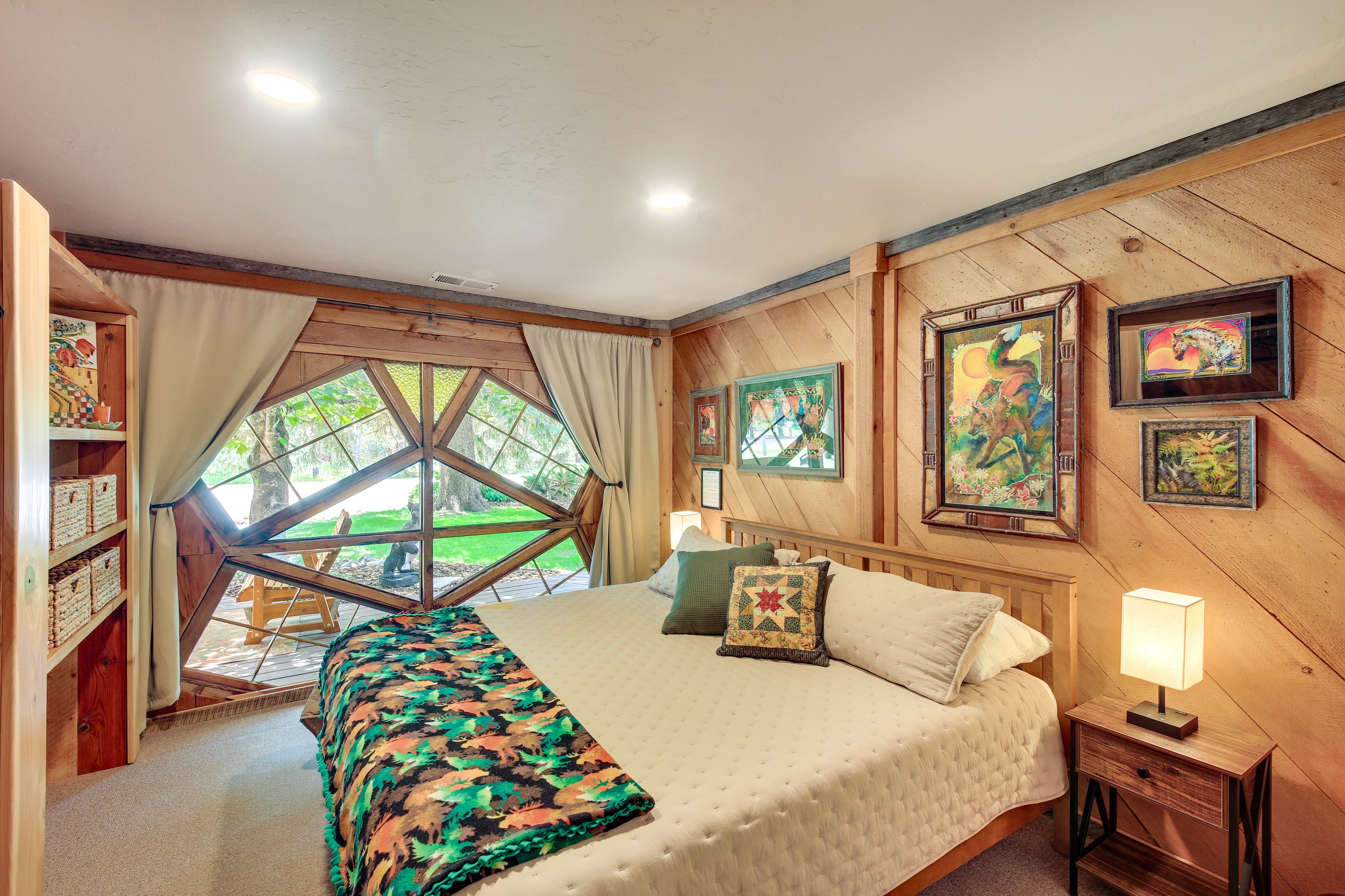 Bedroom 1 | King Bed | Linens Provided