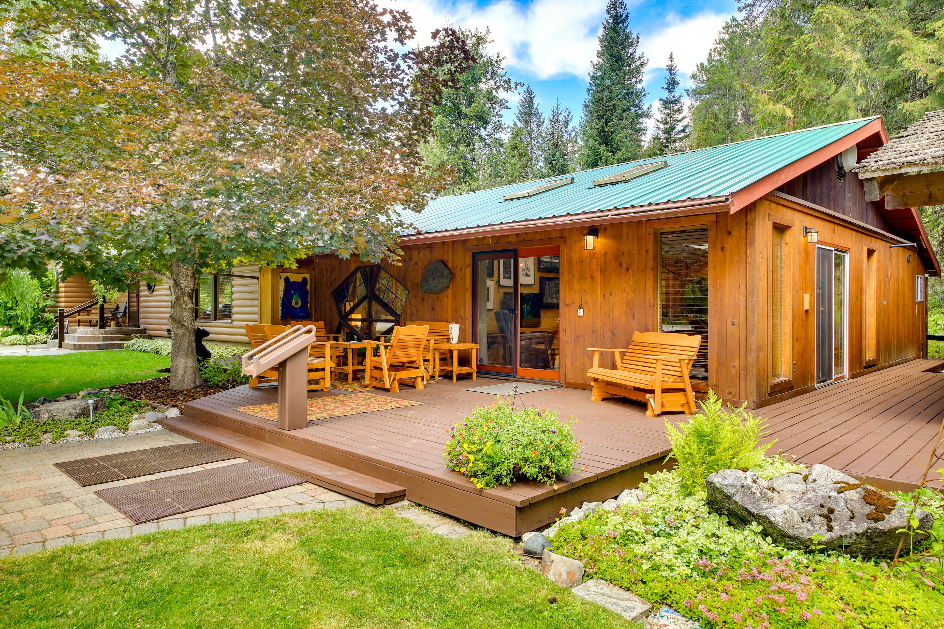 Nordman Vacation Rental | 1,300 Sq Ft | 2BR | 1.5BA | Steps Required